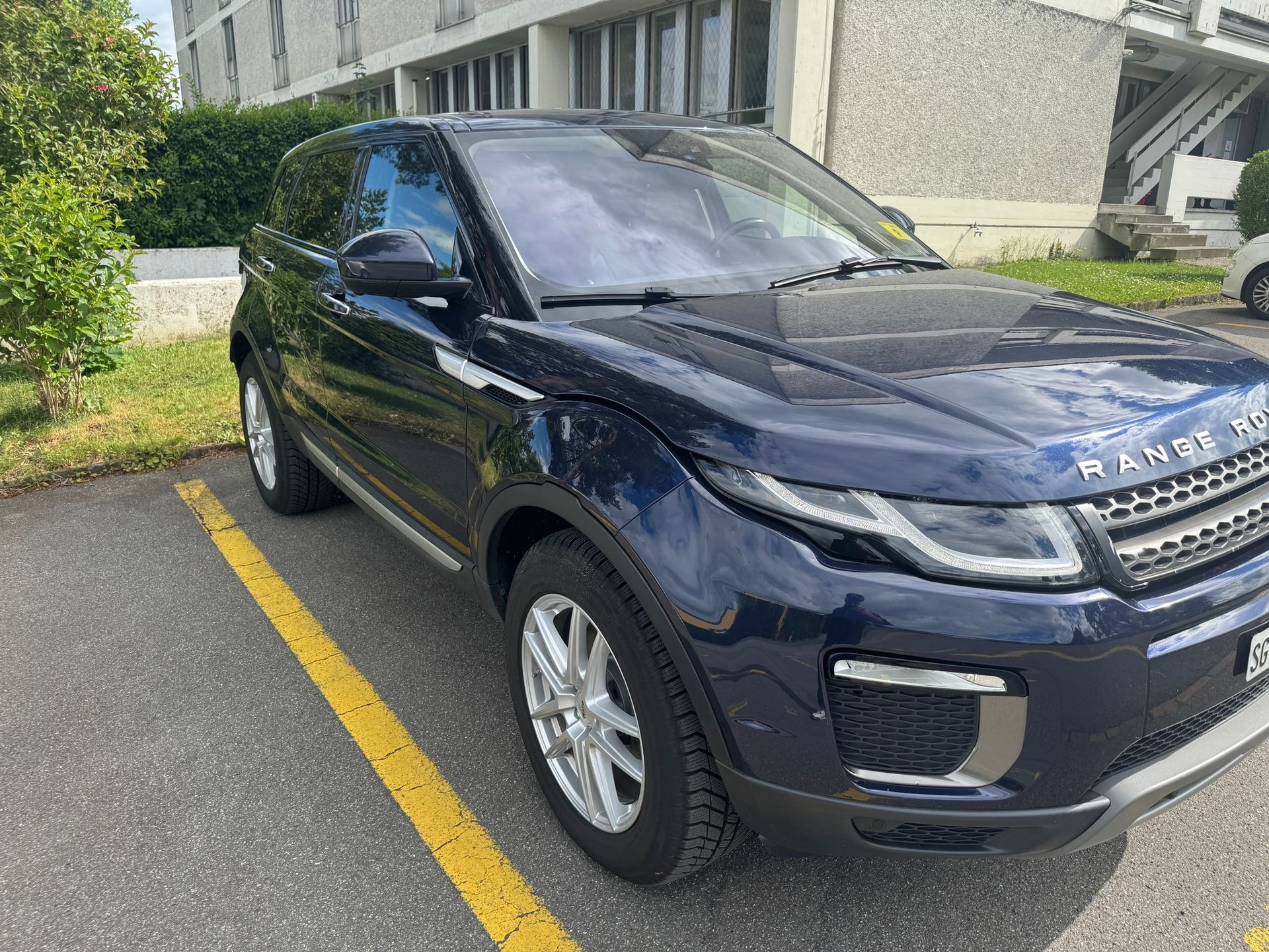 LAND ROVER 2.0 TD4 HSE Dynamic-image-5
