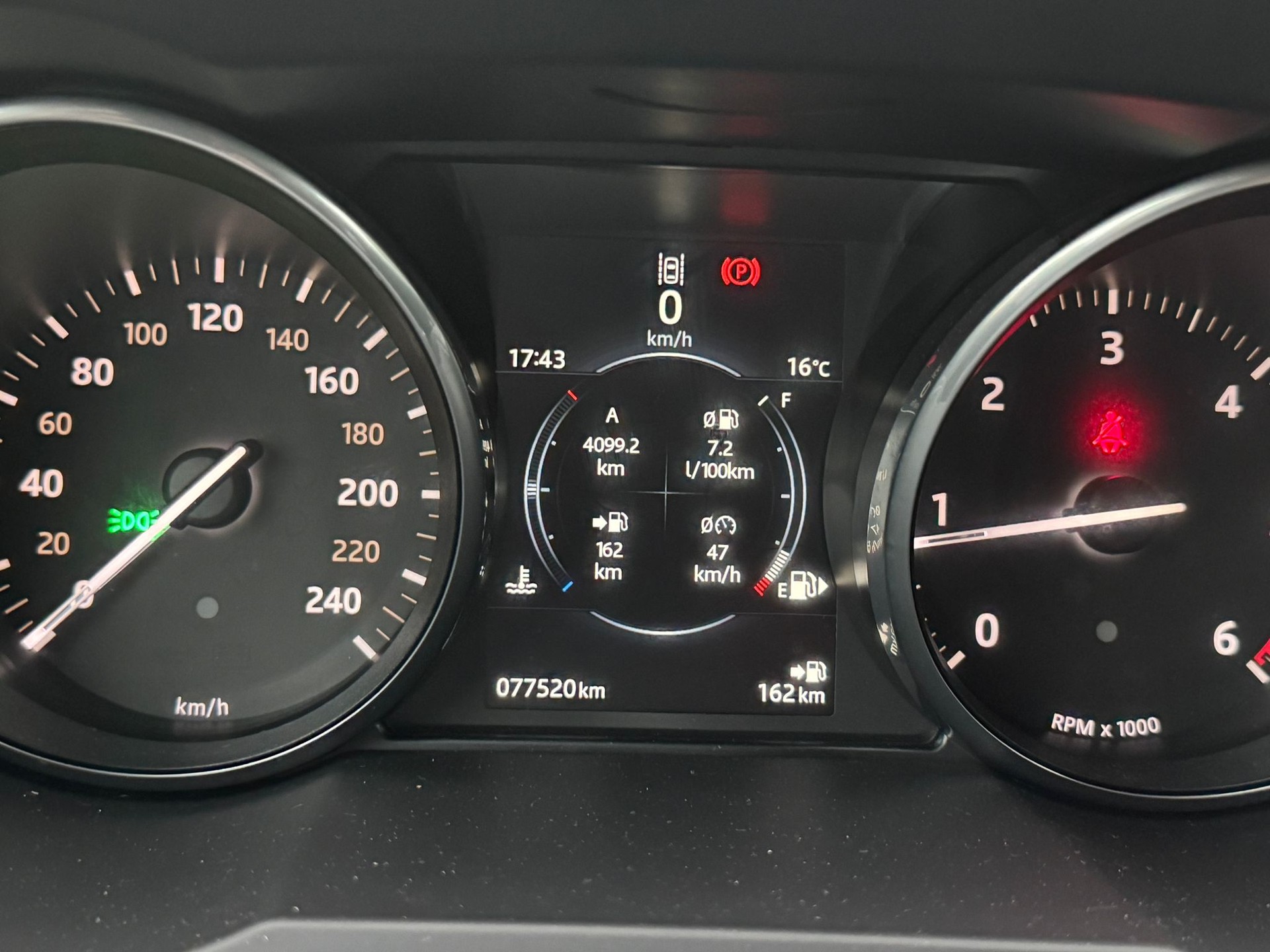 LAND ROVER 2.0 TD4 HSE Dynamic-image-0