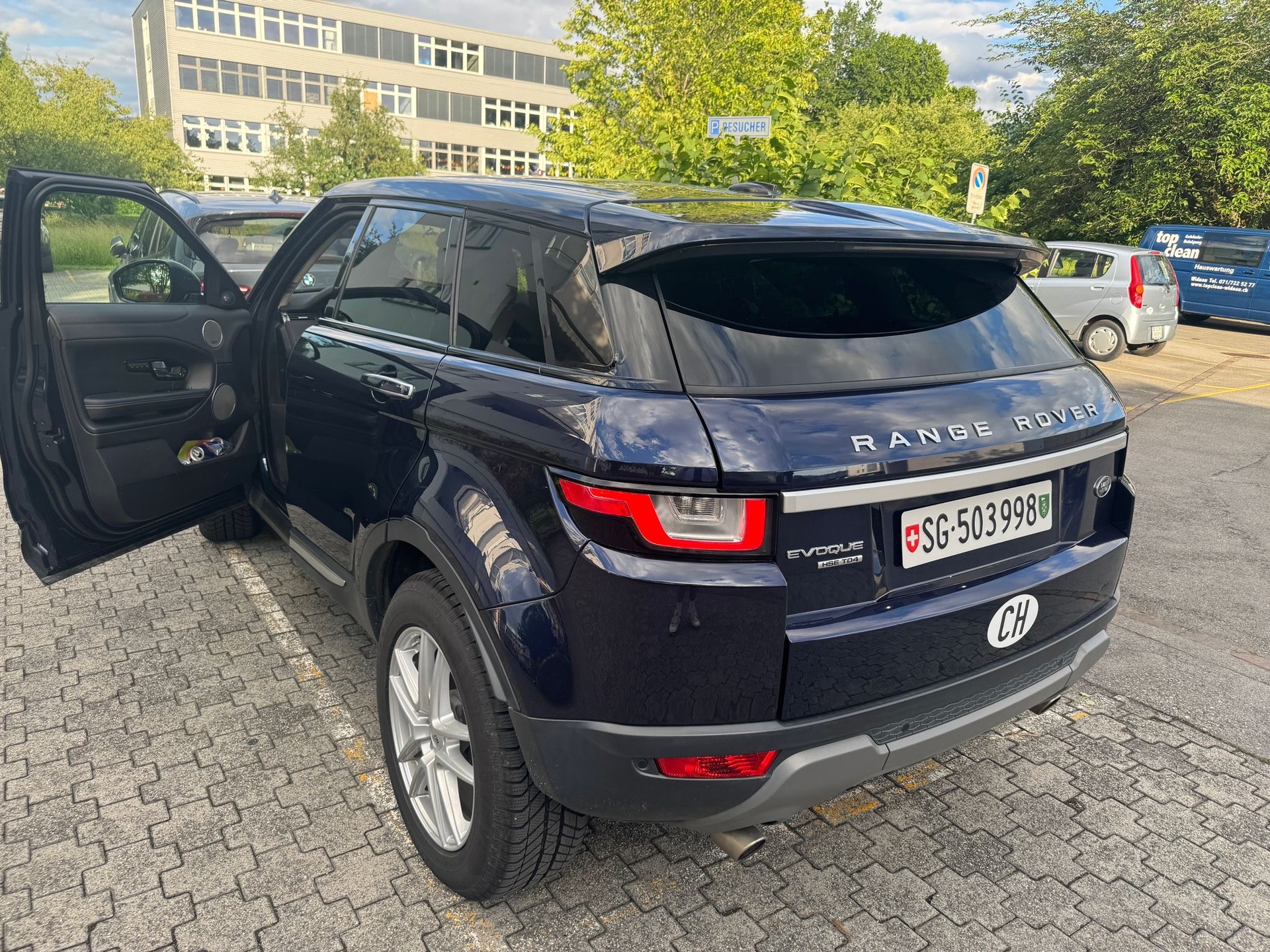 LAND ROVER 2.0 TD4 HSE Dynamic-image-4