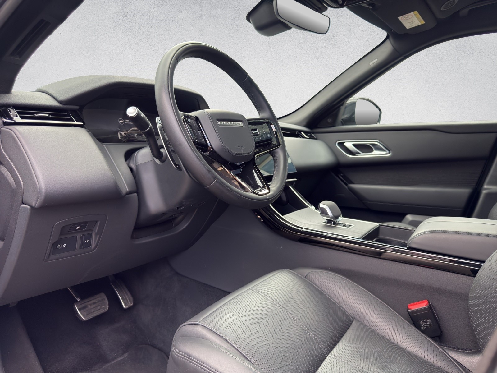 LAND ROVER Range Rover Velar Auto-Dynamic P400e 2.0 I4 PHEV HSE Automatic-image-13