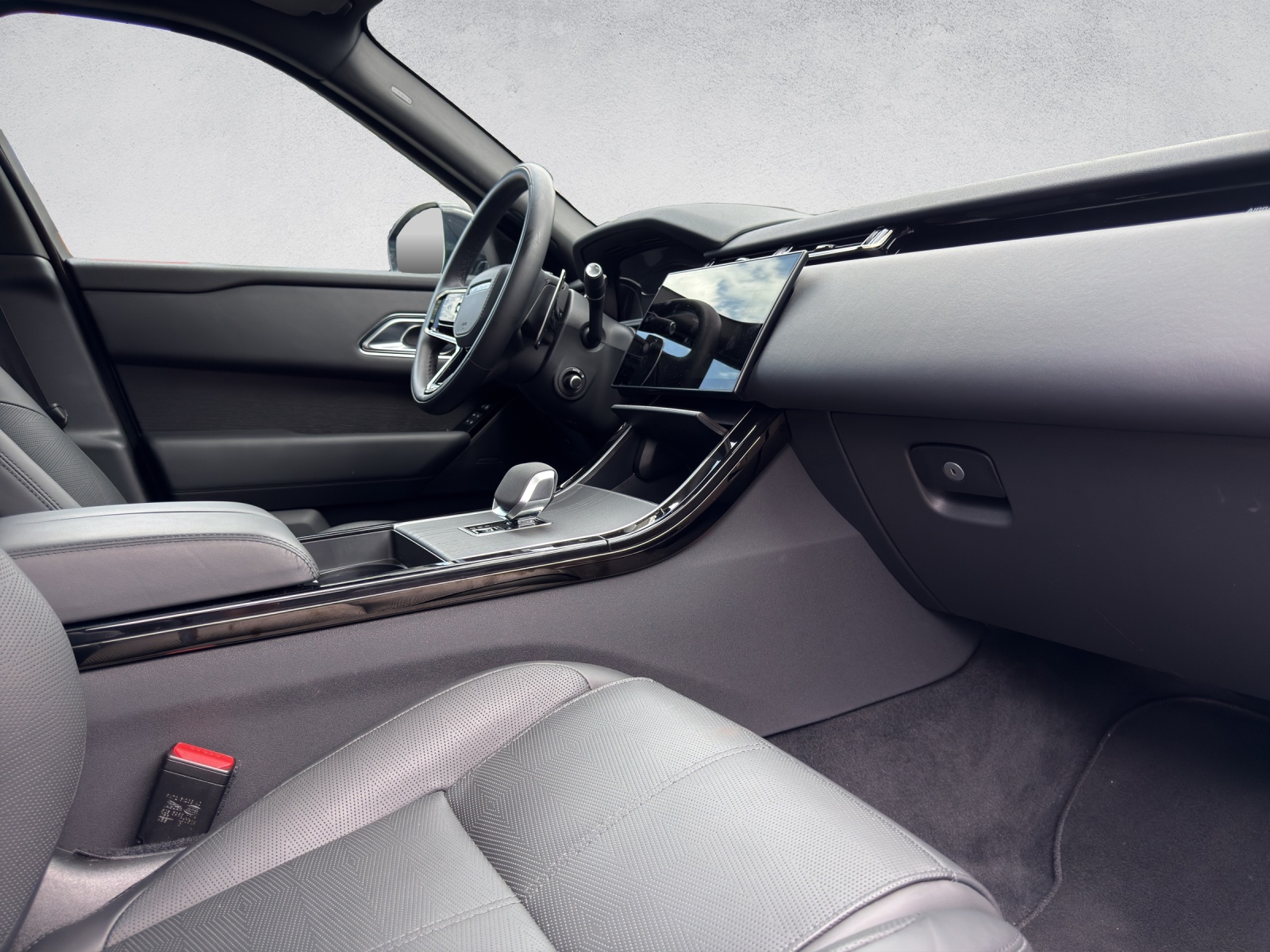 LAND ROVER Range Rover Velar Auto-Dynamic P400e 2.0 I4 PHEV HSE Automatic-image-14