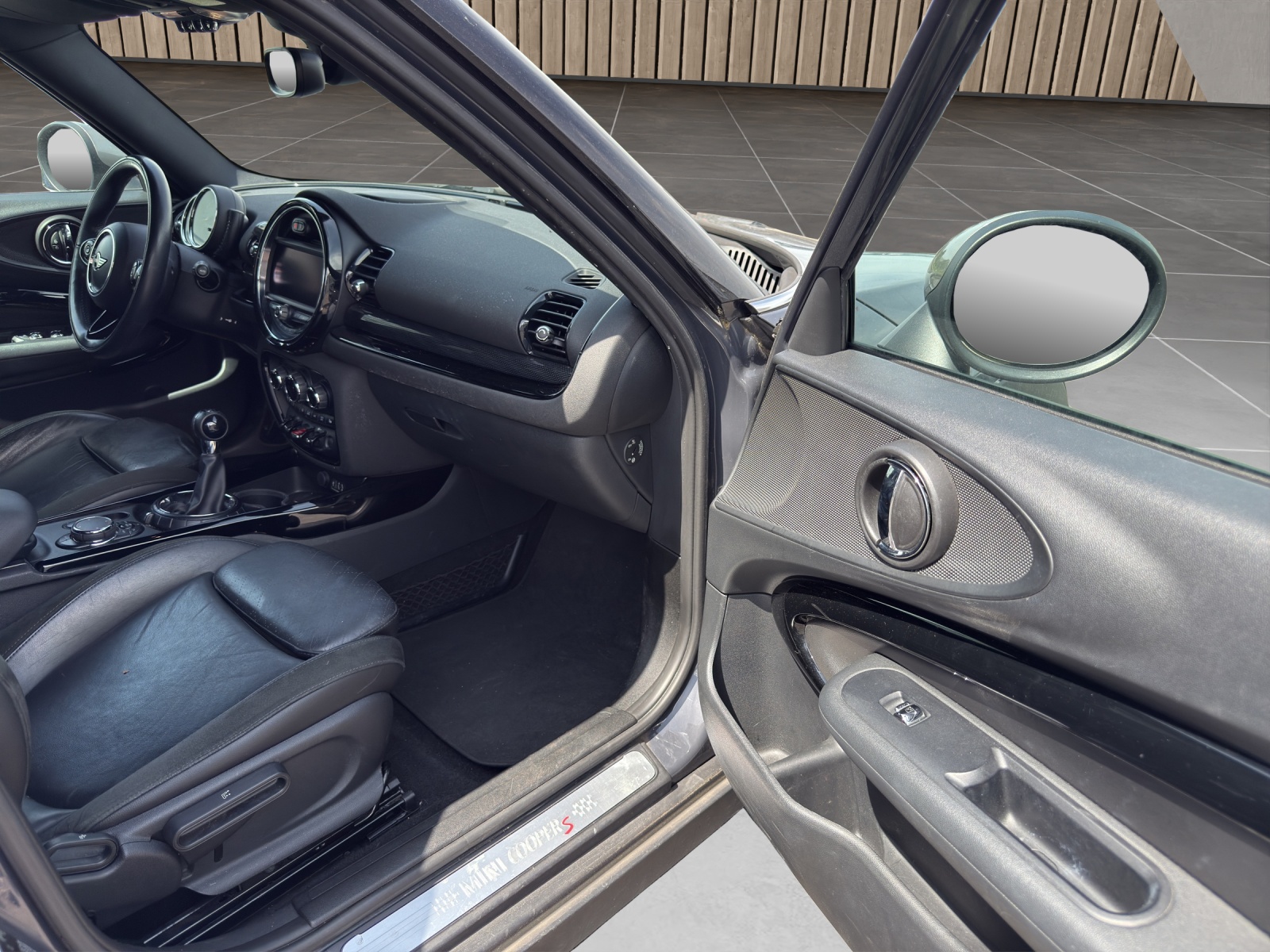 MINI Clubman Cooper SD-image-12