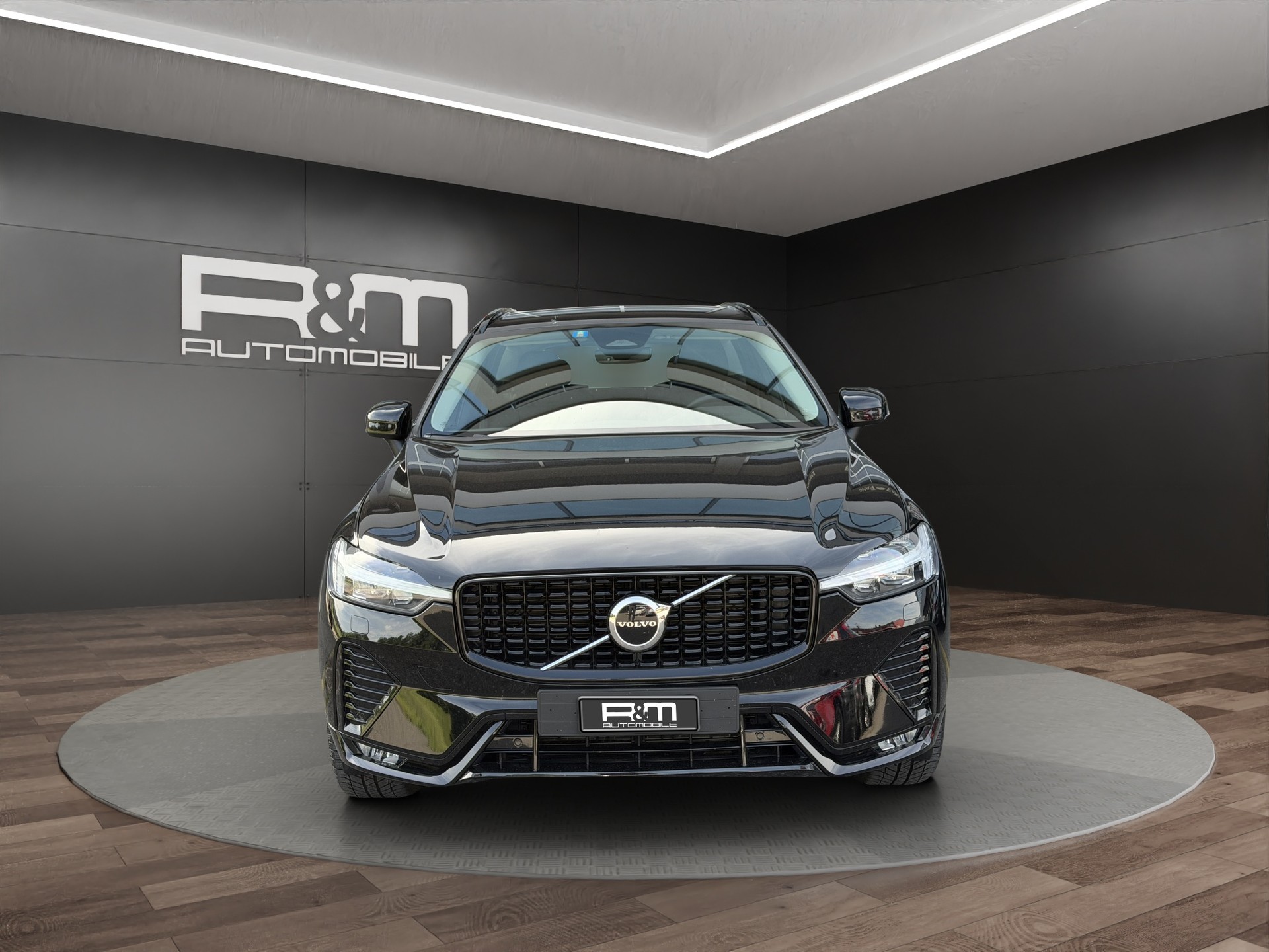 VOLVO XC60 B4 Diesel Mild Hybrid AWD Plus Dark Geartronic-image-1