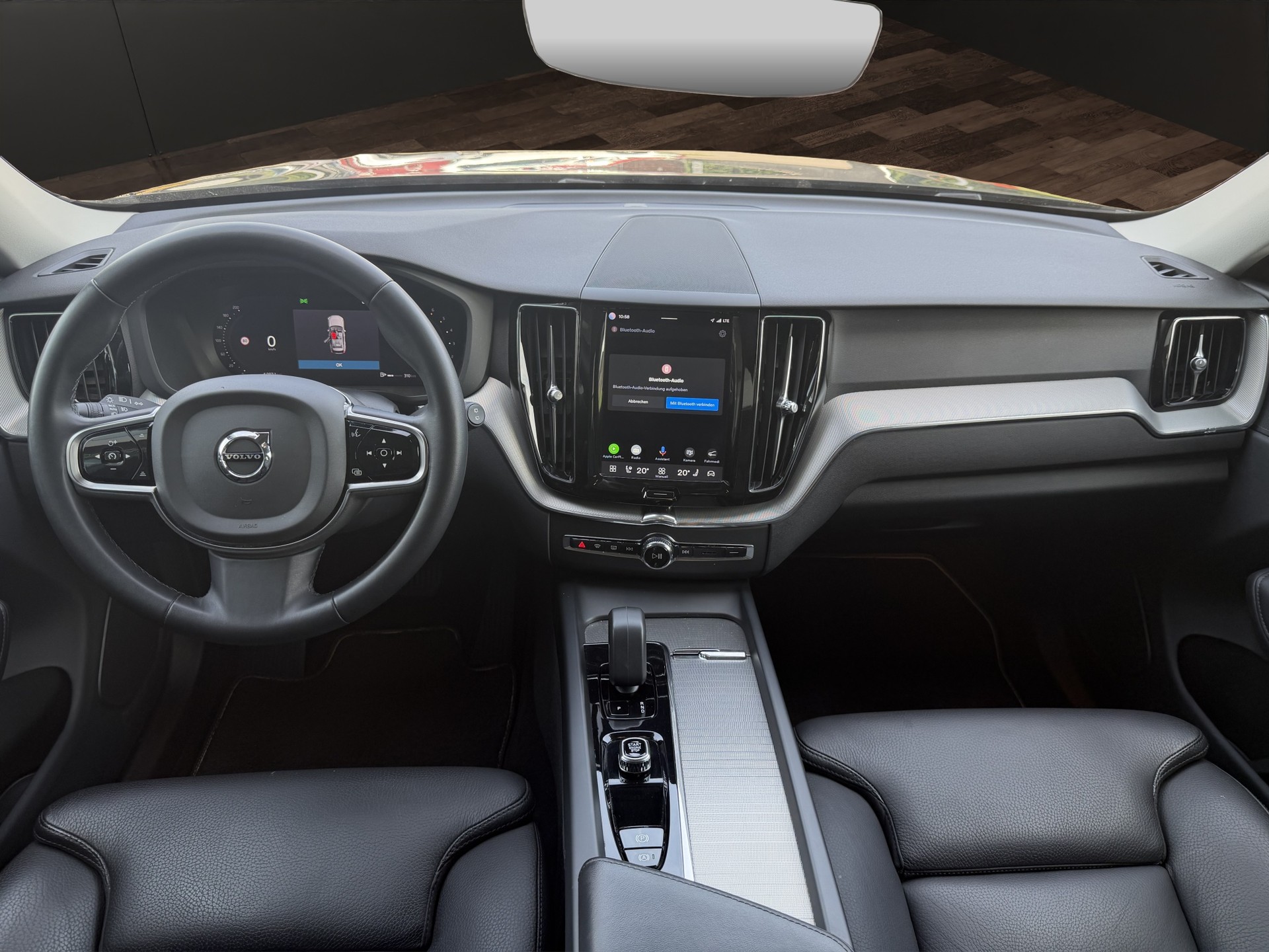 VOLVO XC60 B4 Diesel Mild Hybrid AWD Plus Dark Geartronic-image-9