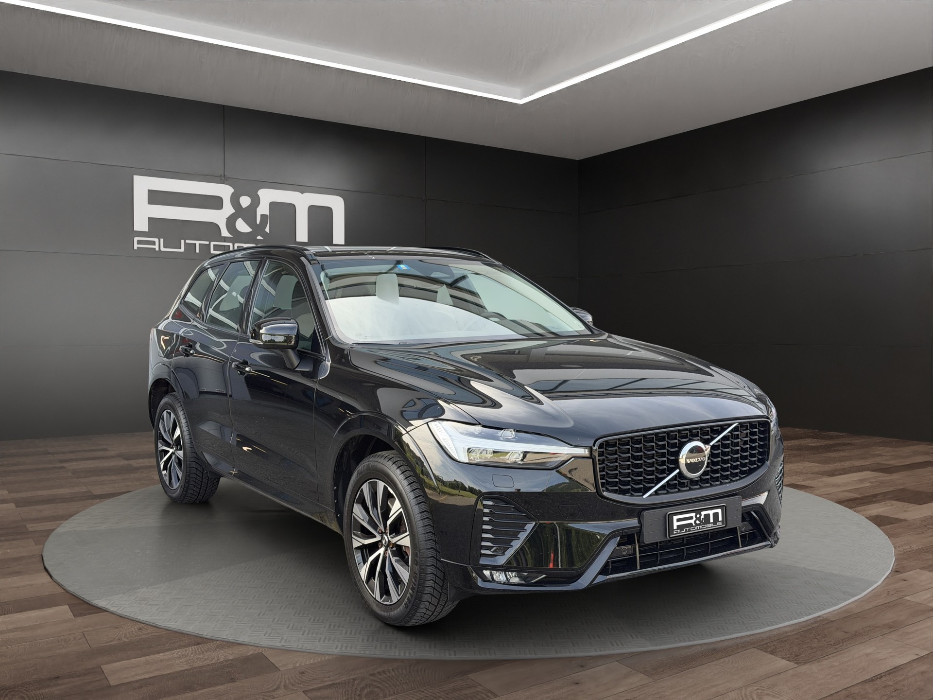 VOLVO XC60 B4 Diesel Mild Hybrid AWD Plus Dark Geartronic-image-0