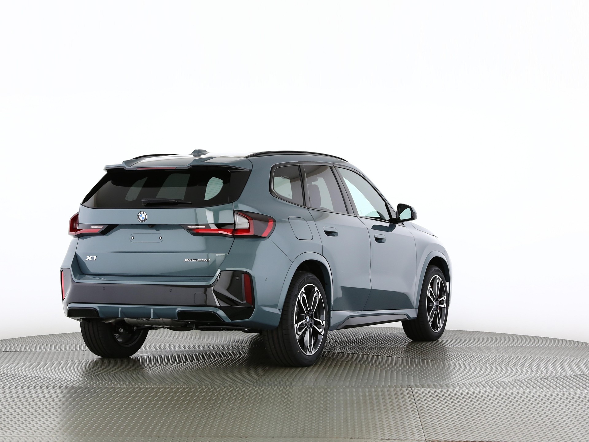 BMW X1 23d xDrive paddles-image-1