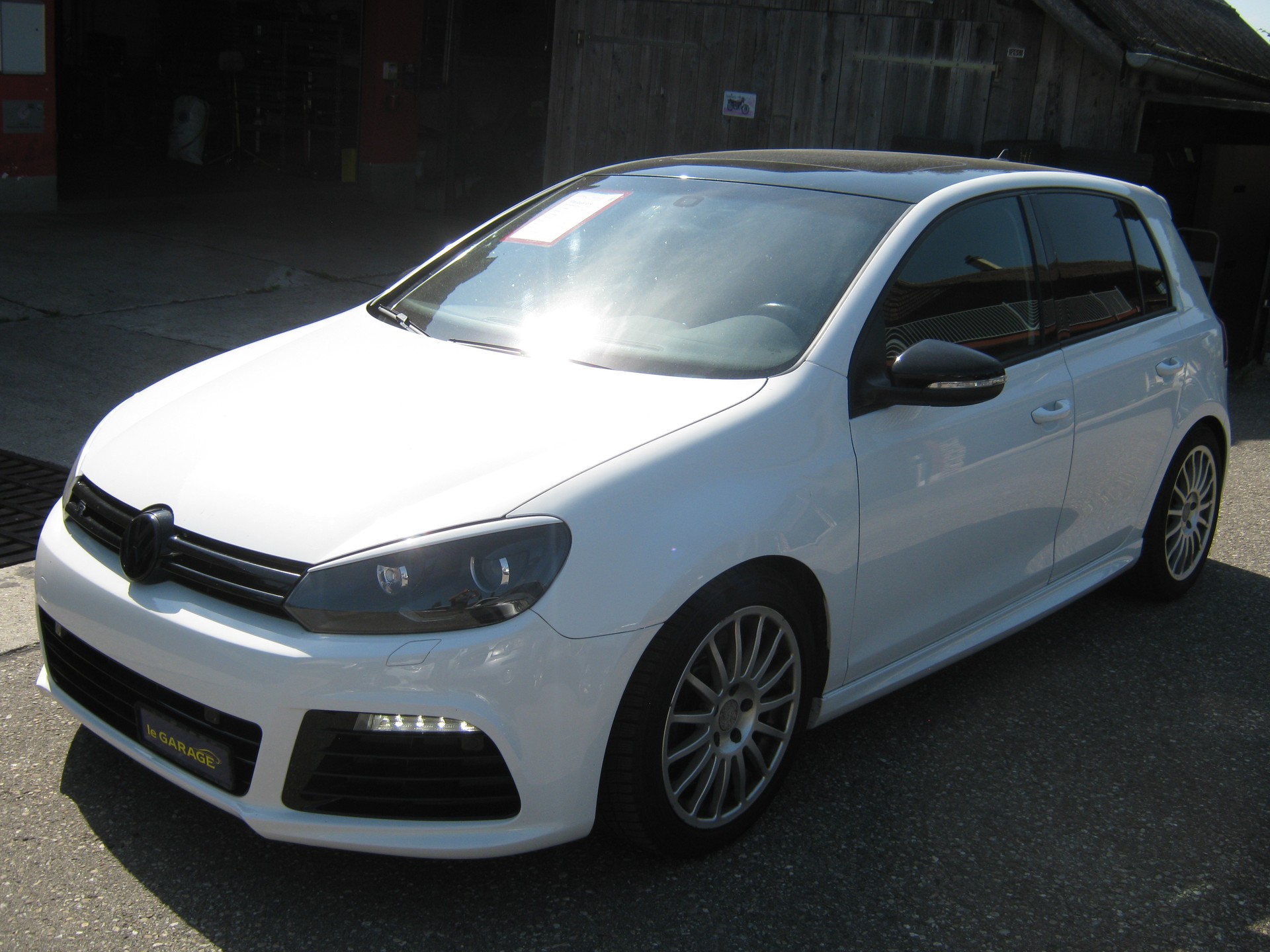 VW R-image-0