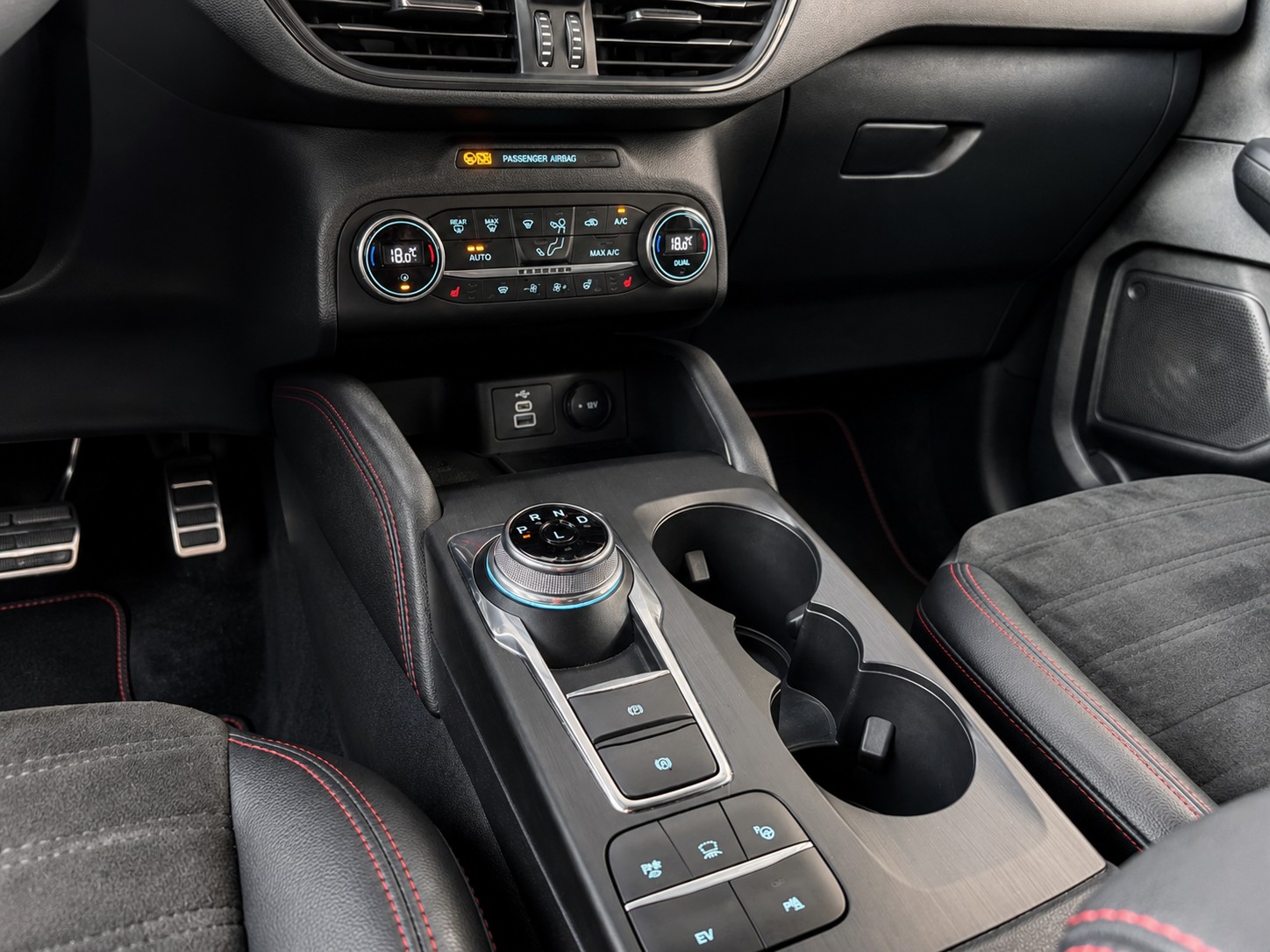 FORD Kuga 2.5 PHEV ST-Line X-image-15