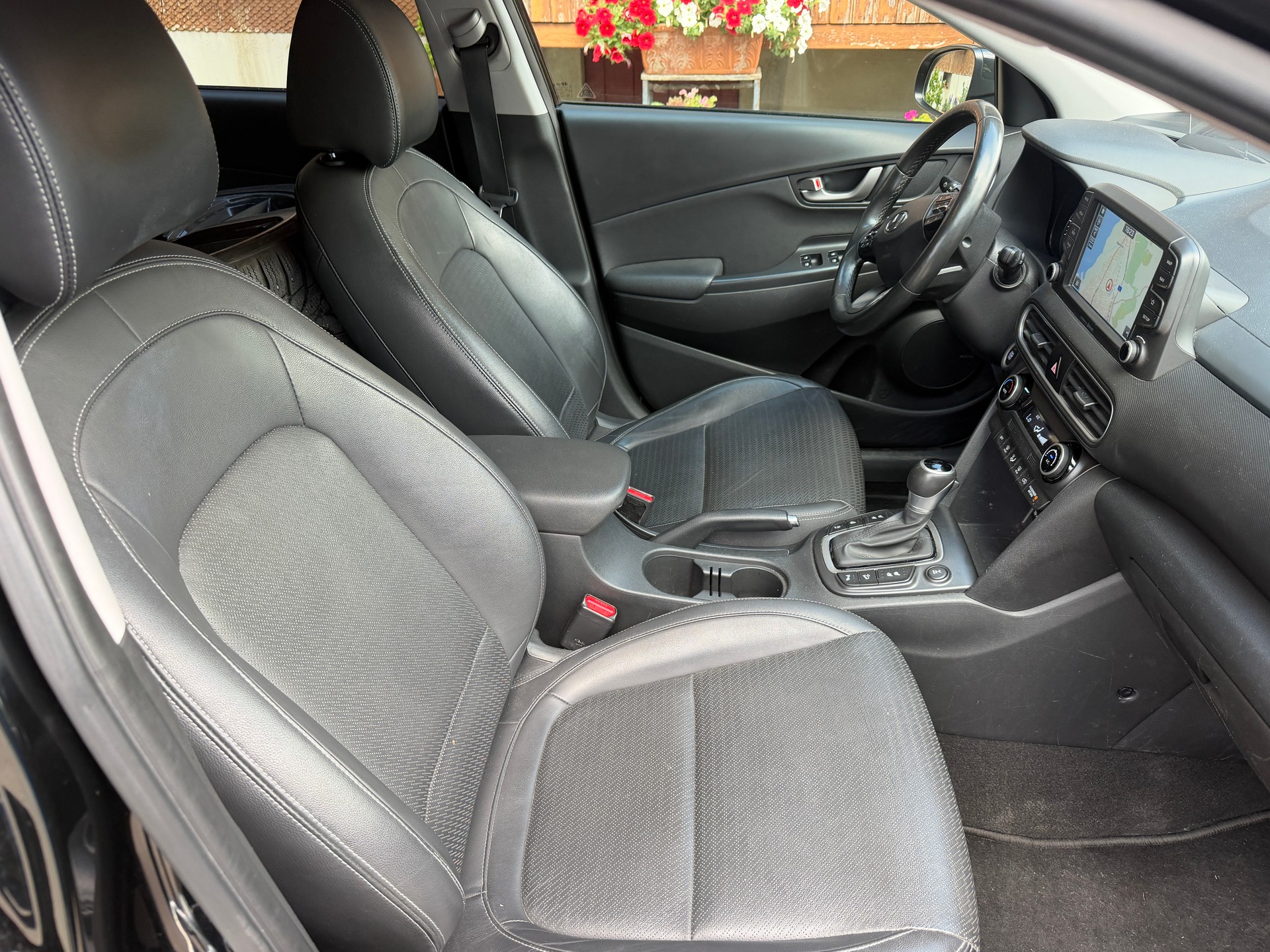 HYUNDAI Kona 1.6 T-GDi Launch Plus 4WD DCT-image-6