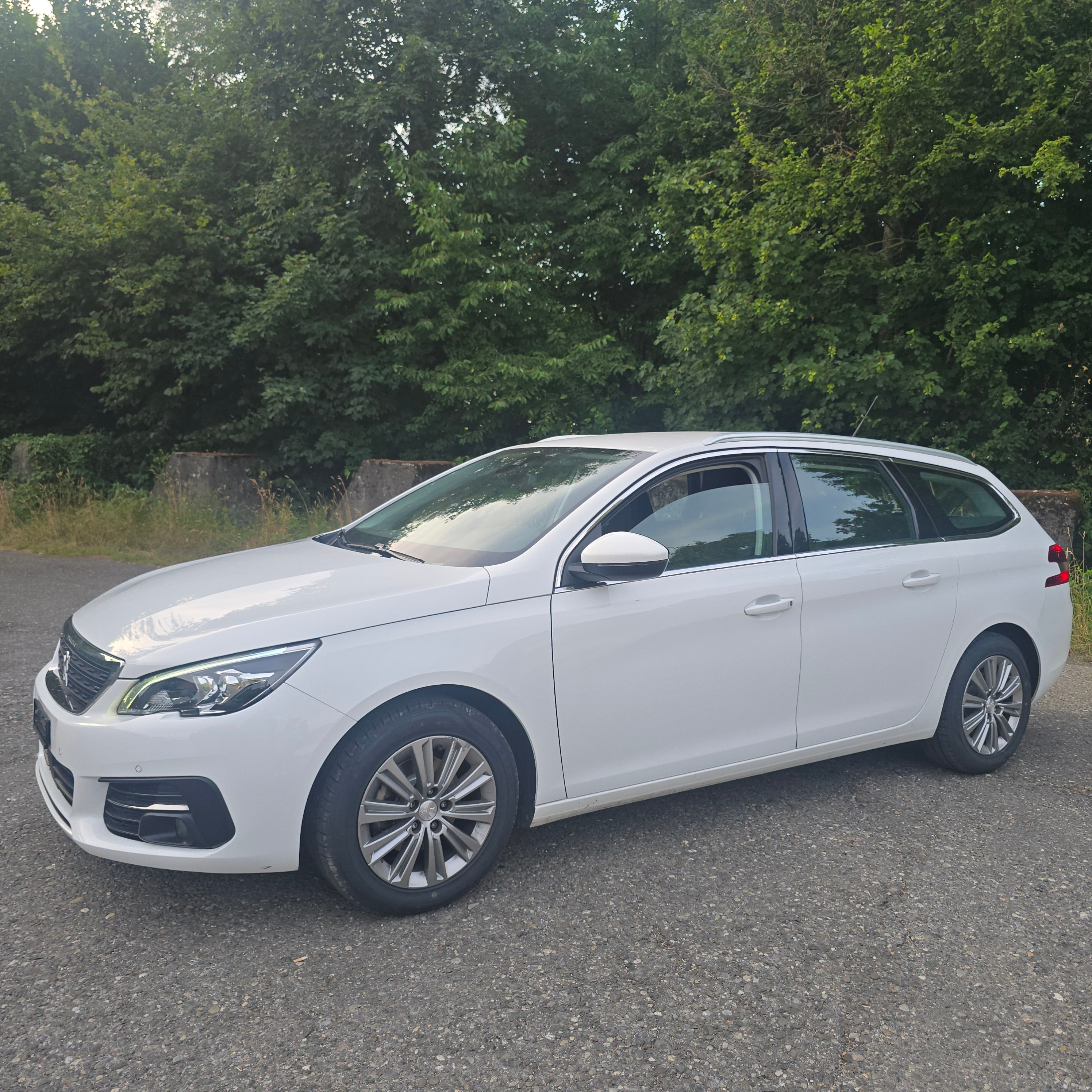 Car photo
