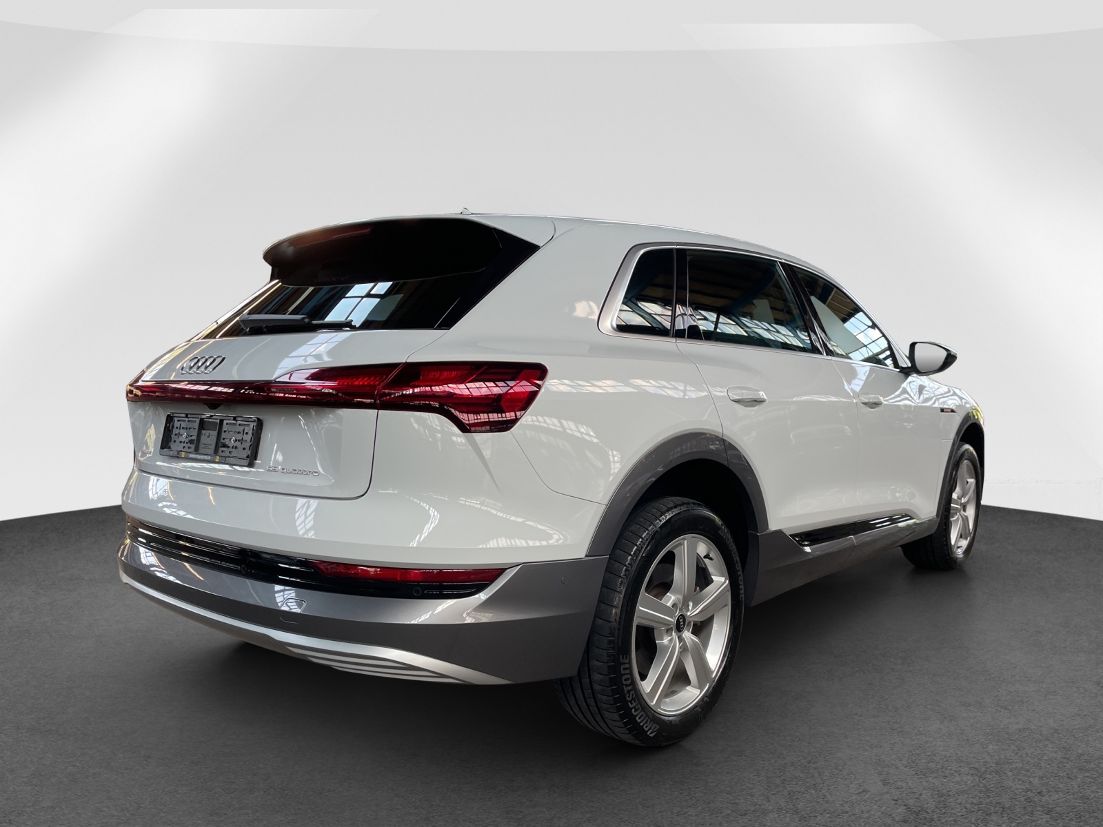 AUDI e-tron 55 Advanced quattro-image-5
