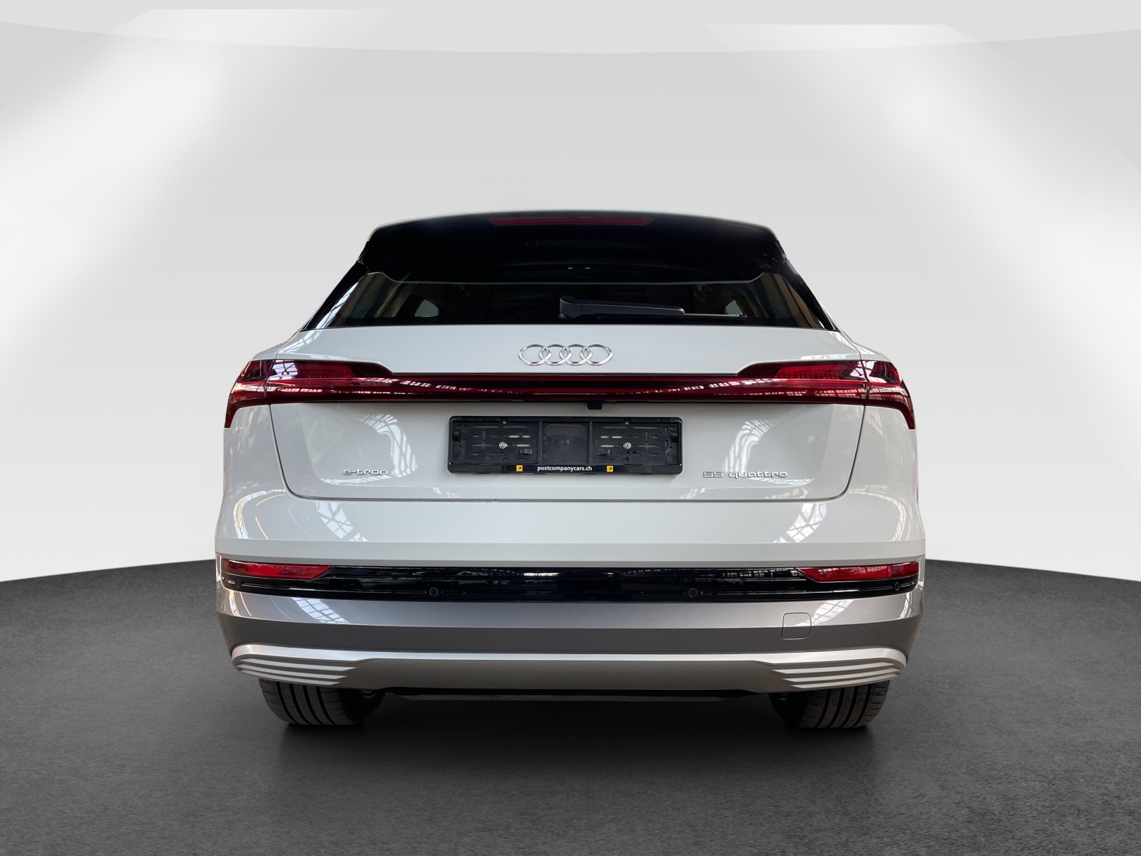 AUDI e-tron 55 Advanced quattro-image-4