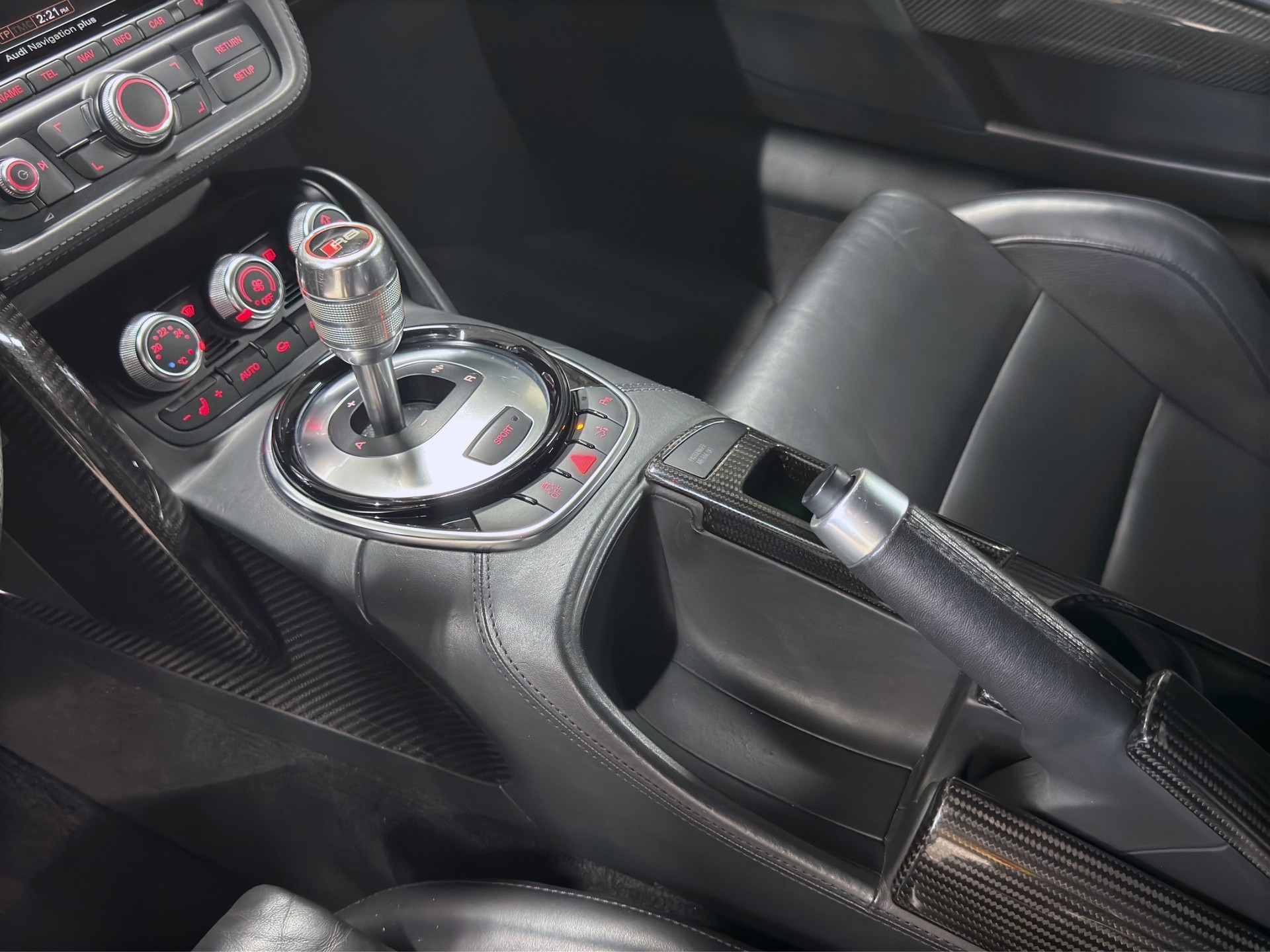 AUDI R8 Coupé 5.2 S-Tronic Capristo-image-16