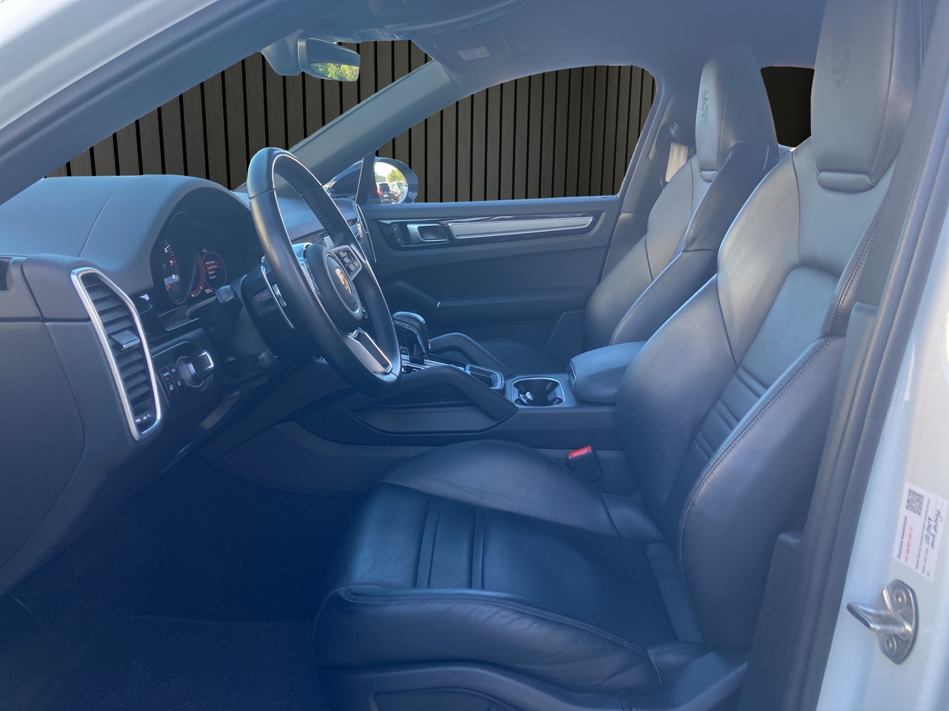PORSCHE Cayenne Coupé Platinum Edition-image-8