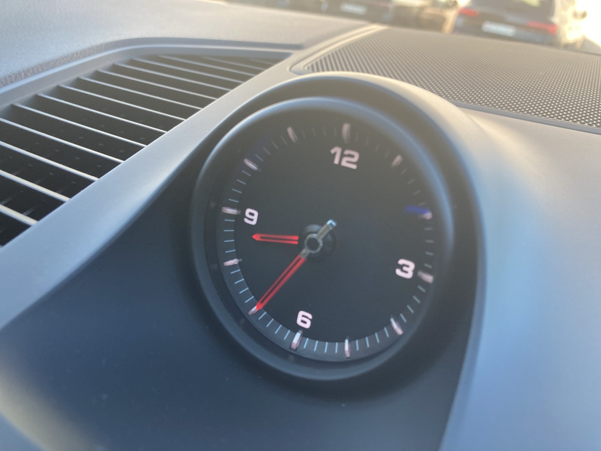 PORSCHE Cayenne Coupé Platinum Edition-image-17