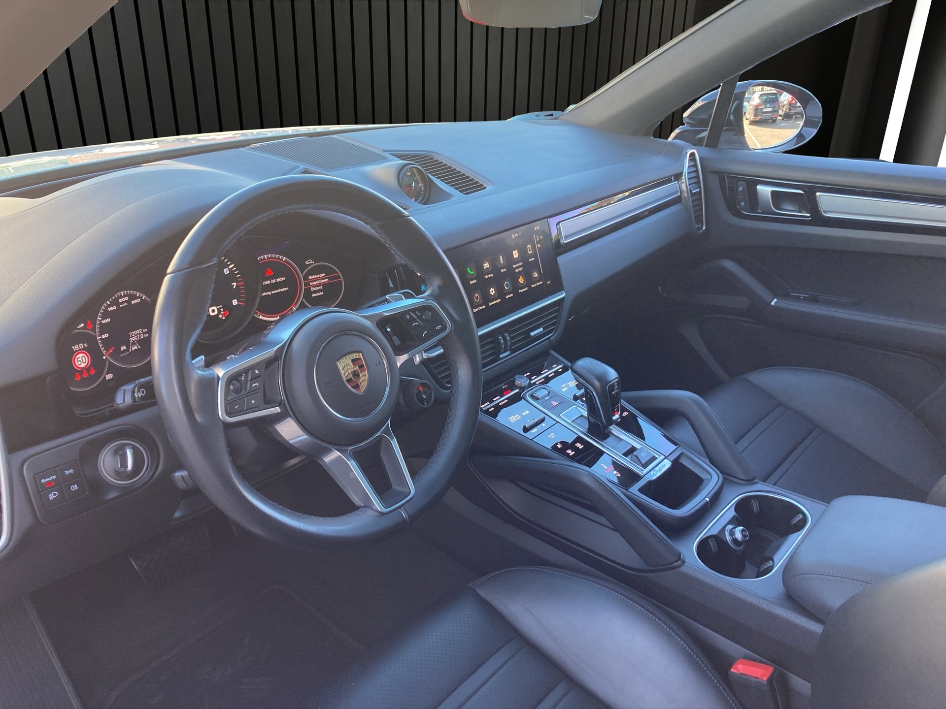 PORSCHE Cayenne Coupé Platinum Edition-image-9