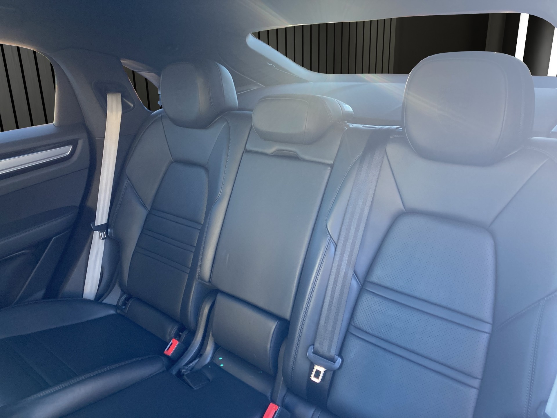 PORSCHE Cayenne Coupé Platinum Edition-image-11