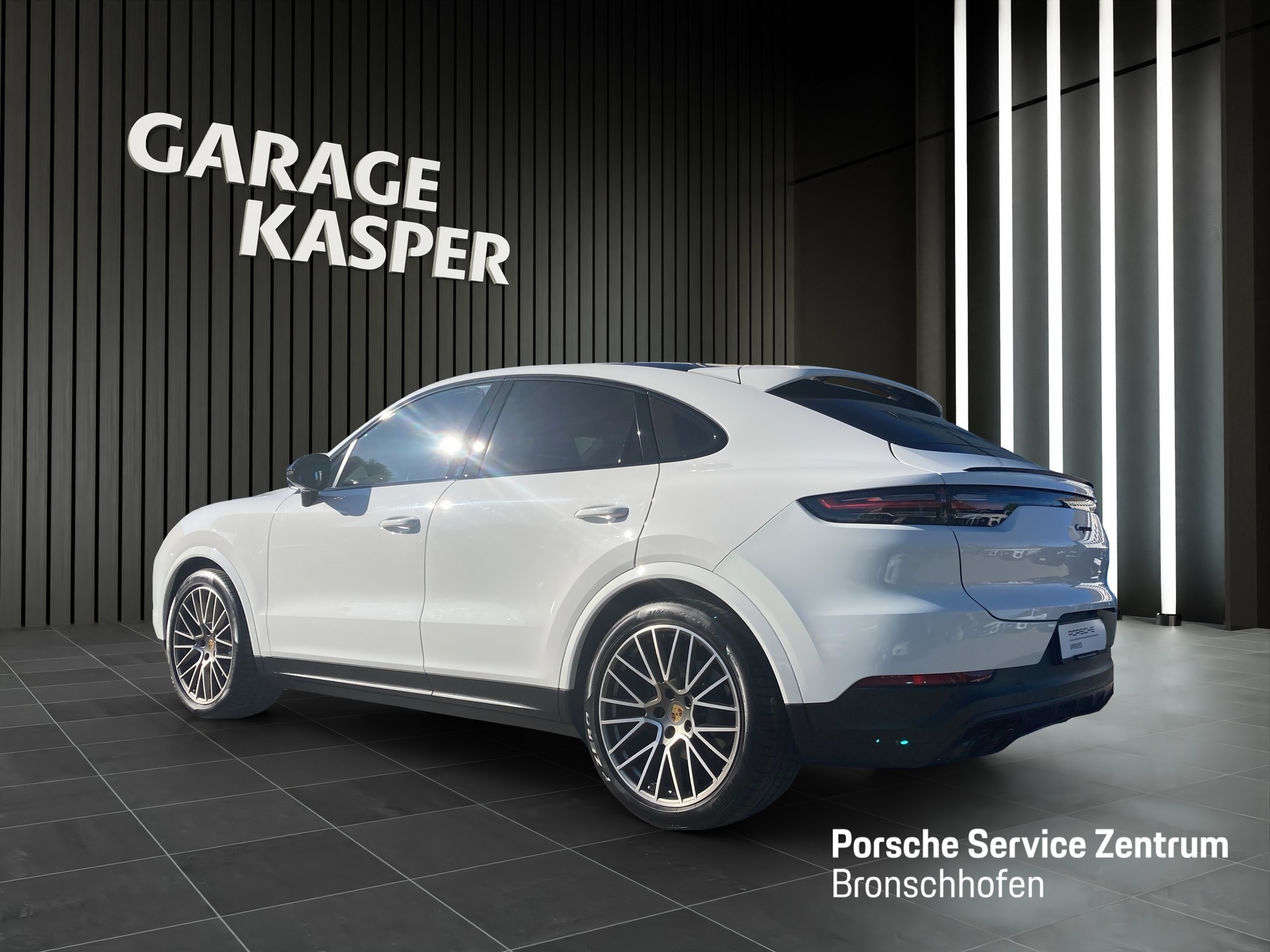 PORSCHE Cayenne Coupé Platinum Edition-showroom-element-2