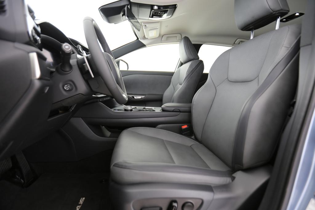 LEXUS RZ 450e Comfort #quinzaine-showroom-element-3