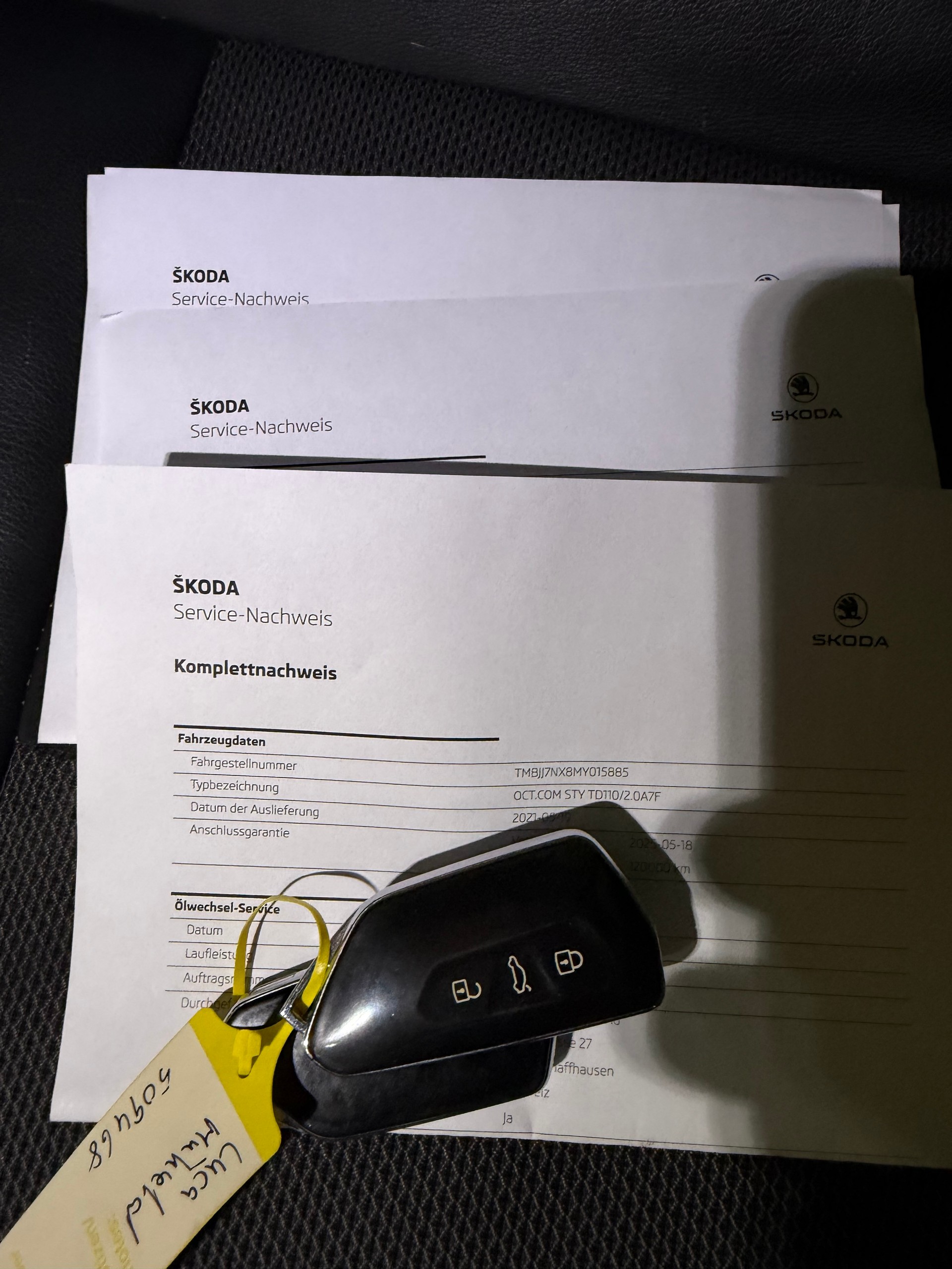 SKODA Octavia Combi 2.0 TDI DSG Style-image-11