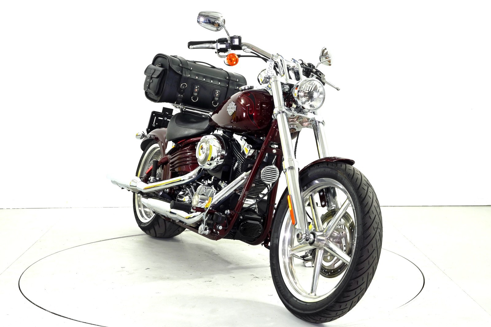 HARLEY-DAVIDSON FXCWC-showroom-element-1