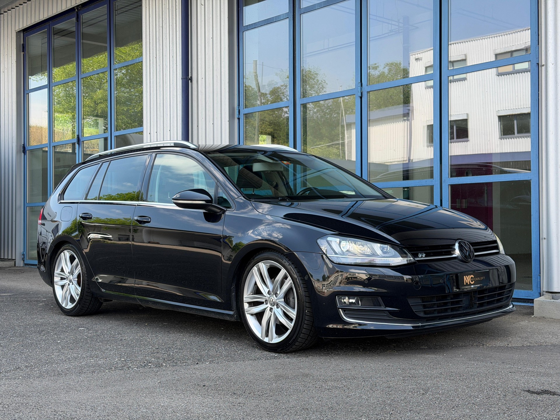 VW Golf Variant 2.0 TDI Highline DSG-image-2