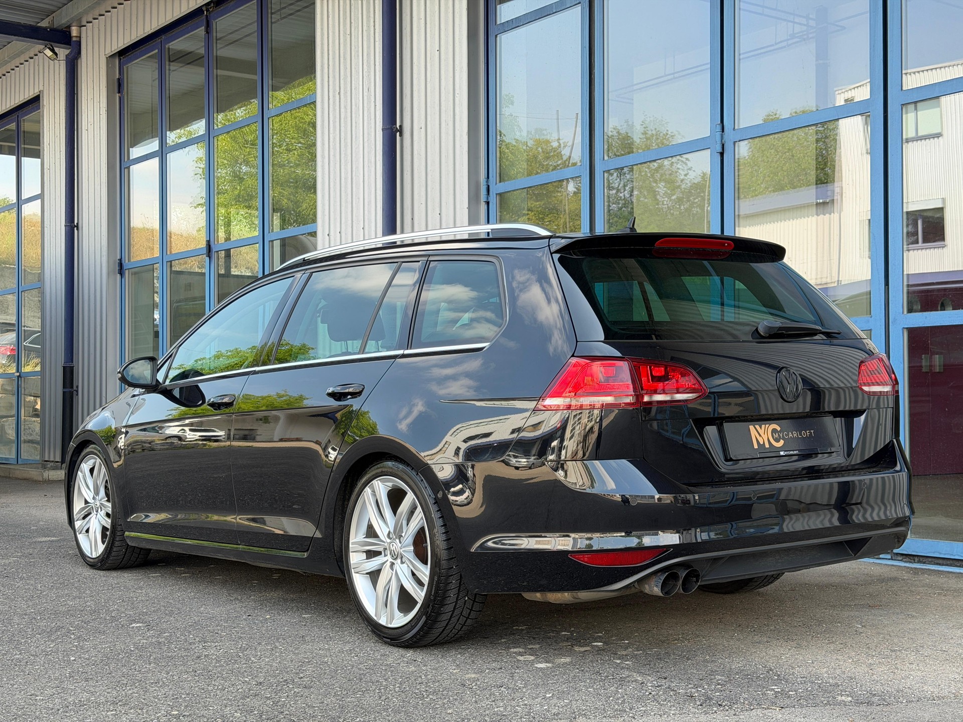 VW Golf Variant 2.0 TDI Highline DSG-image-5