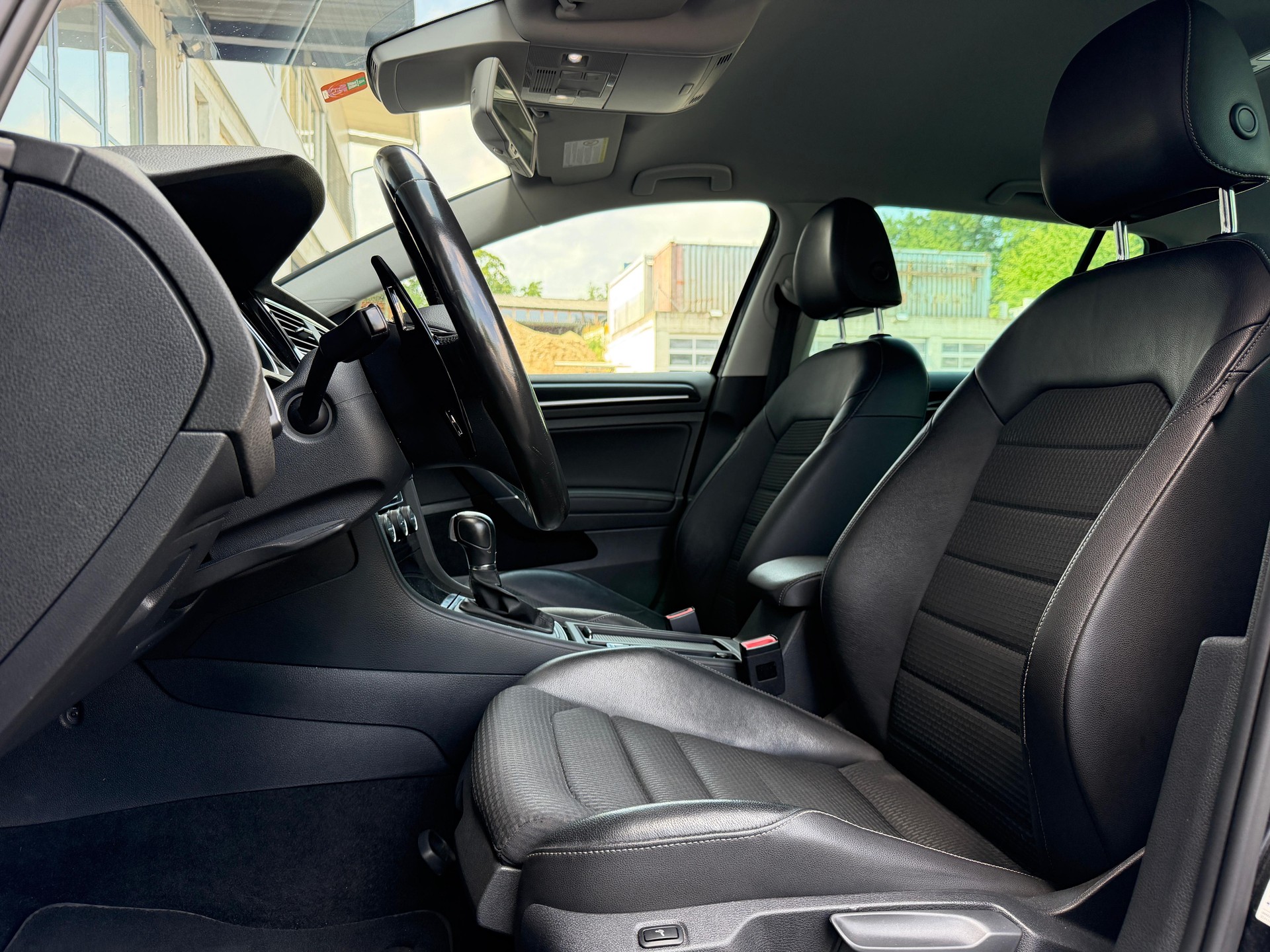 VW Golf Variant 2.0 TDI Highline DSG-image-10