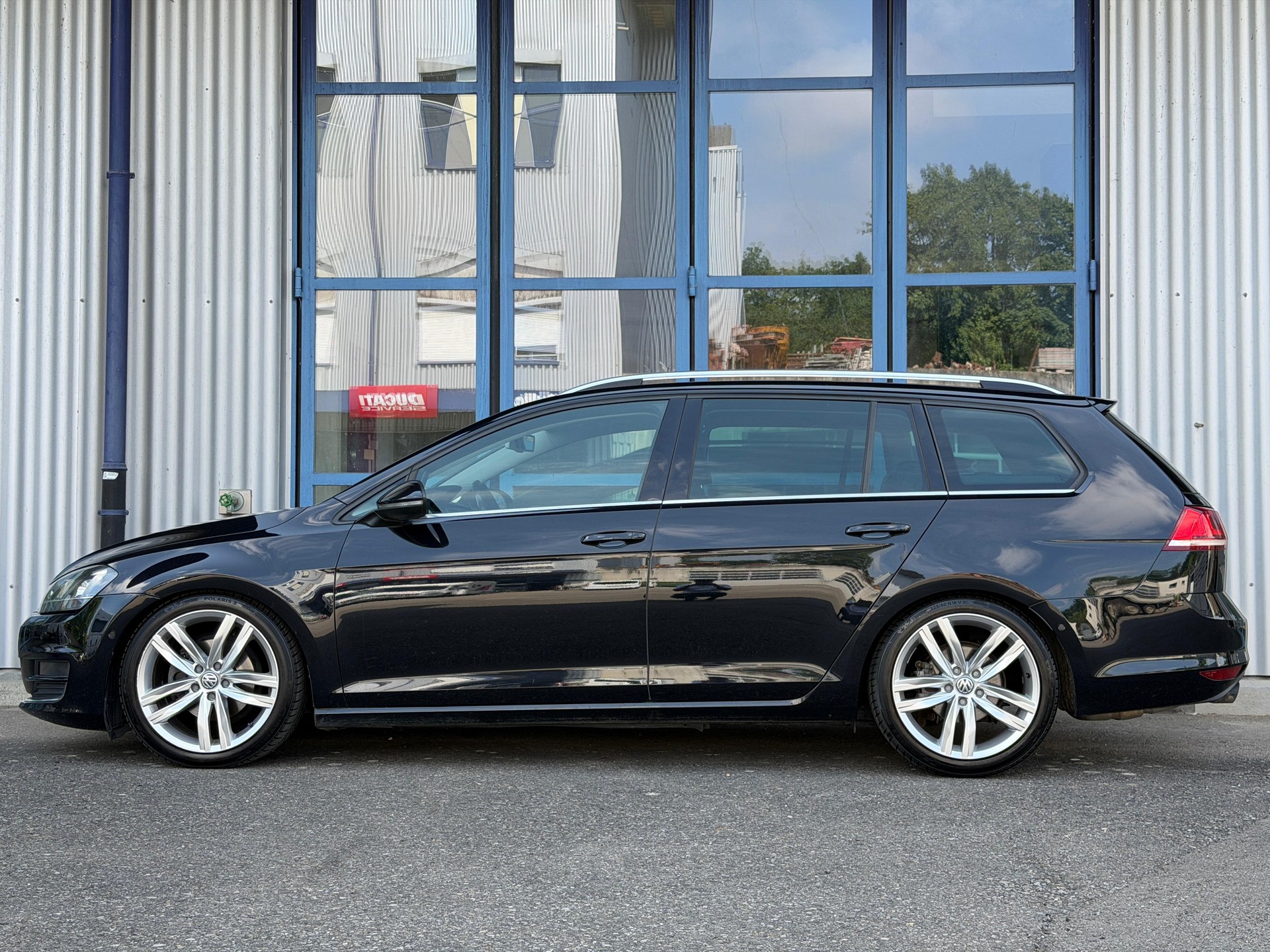 VW Golf Variant 2.0 TDI Highline DSG-image-6