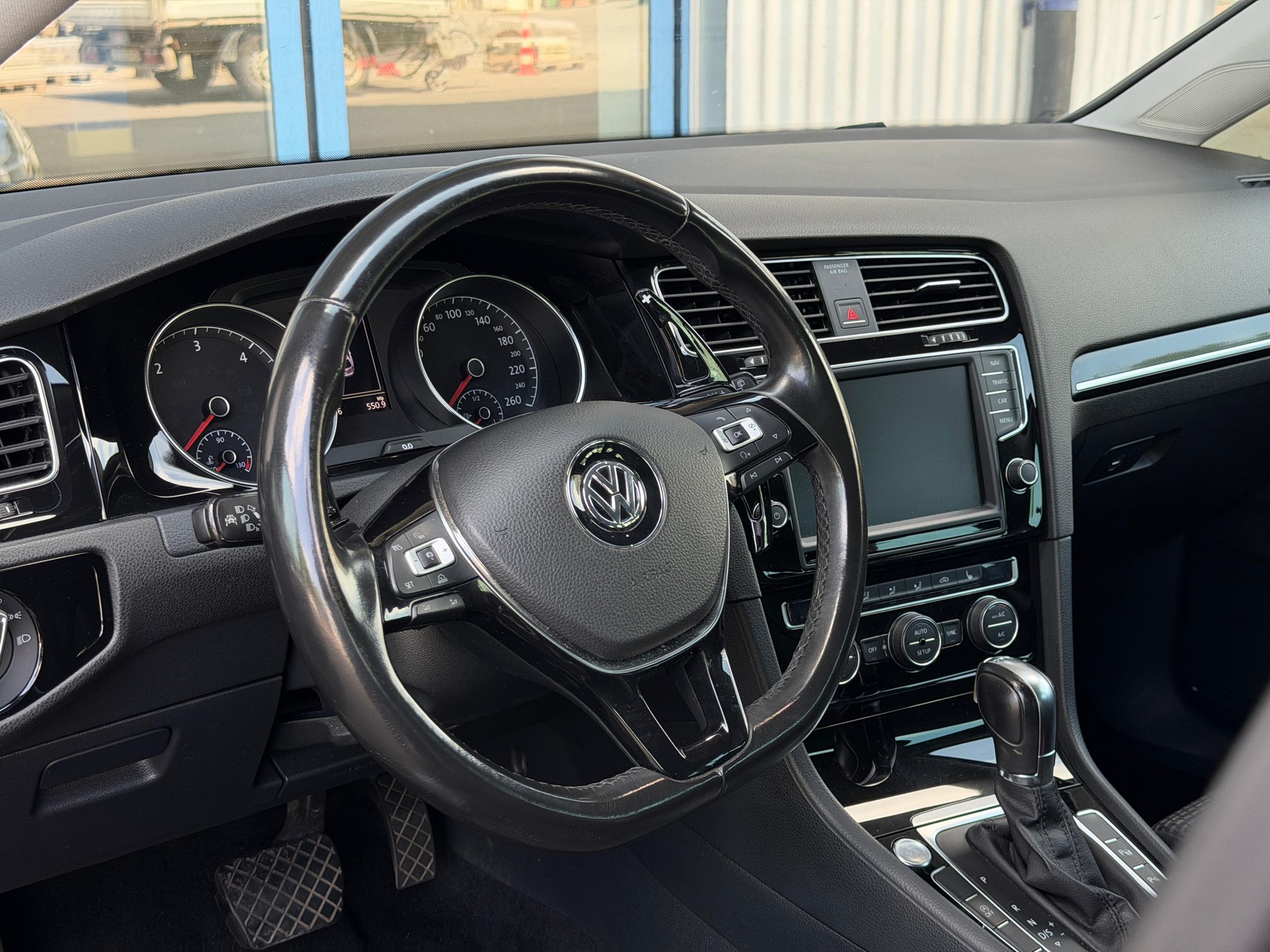 VW Golf Variant 2.0 TDI Highline DSG-image-8