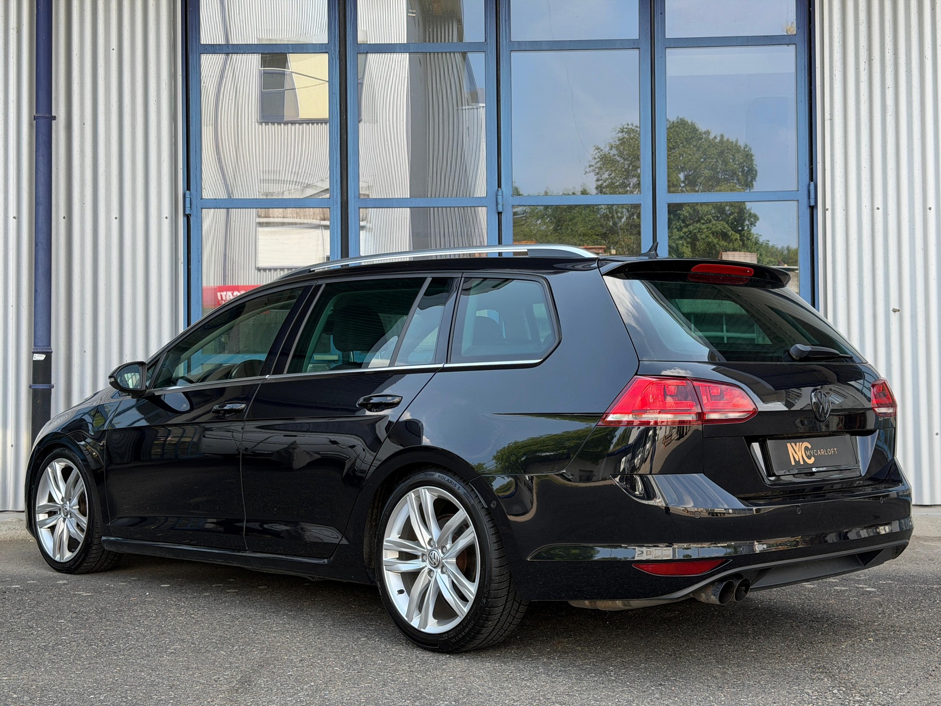VW Golf Variant 2.0 TDI Highline DSG-image-1