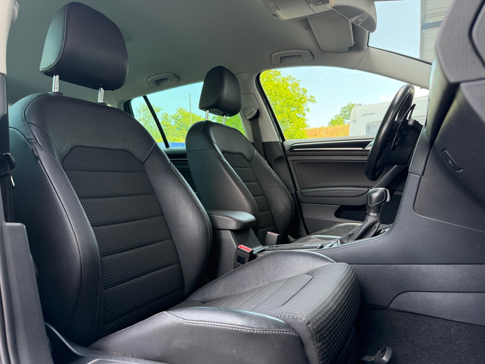 VW Golf Variant 2.0 TDI Highline DSG-image-12