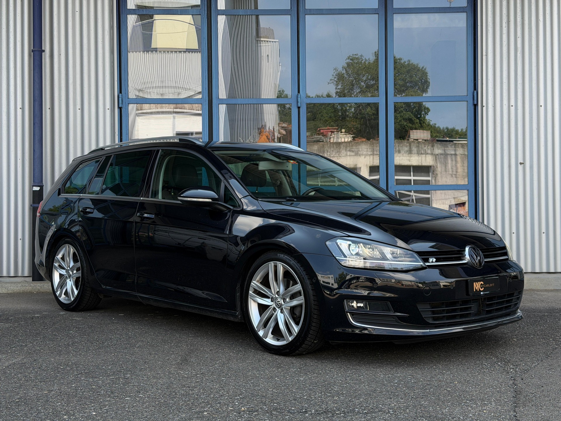 VW Golf Variant 2.0 TDI Highline DSG-image-0