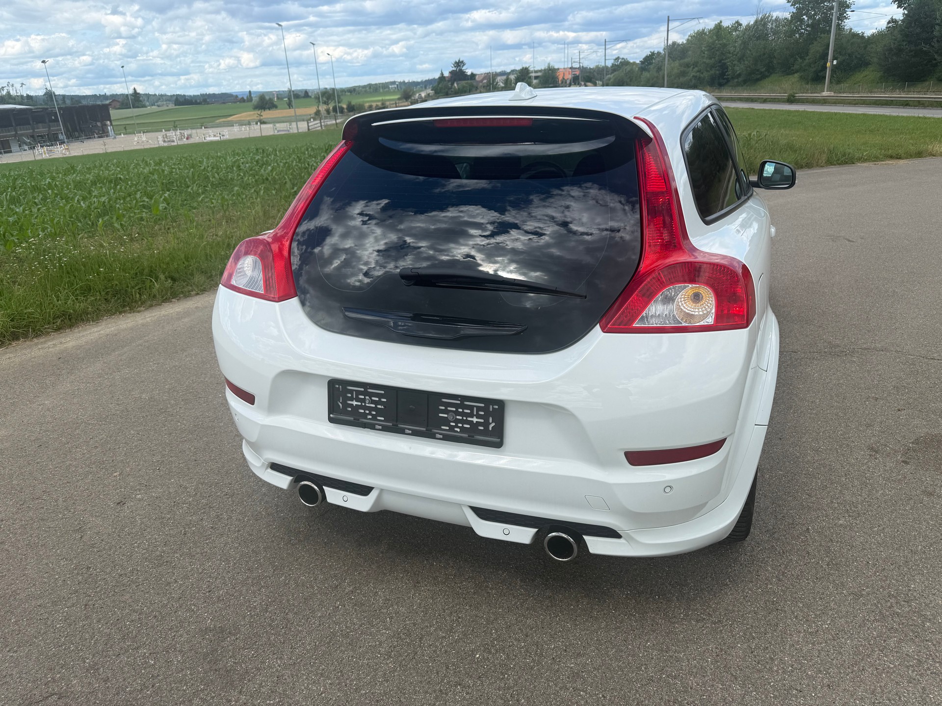 VOLVO C30 D3 R-Design-image-5