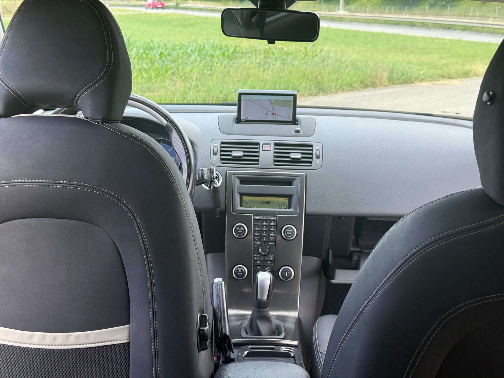 VOLVO C30 D3 R-Design-image-12