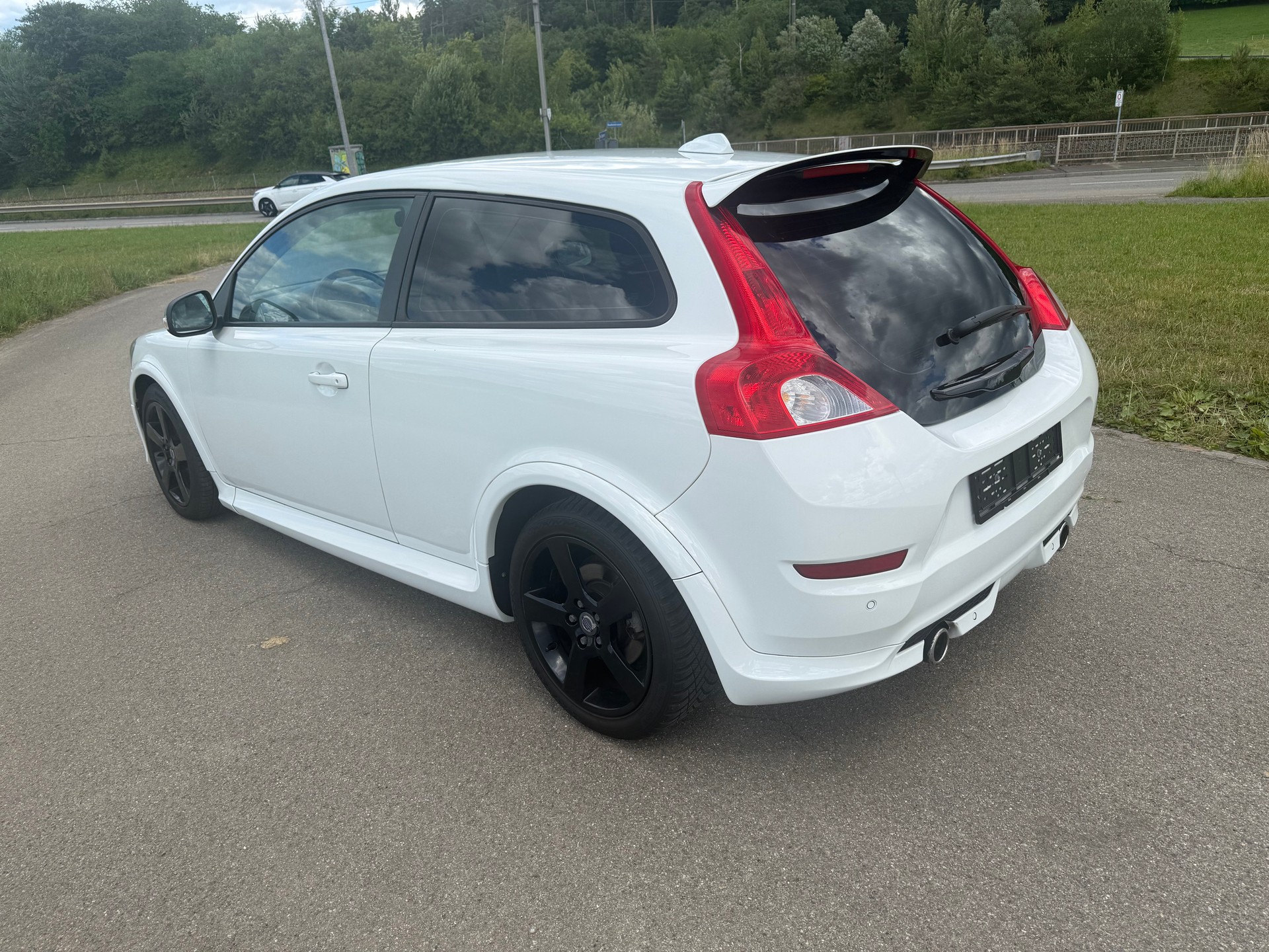VOLVO C30 D3 R-Design-image-4
