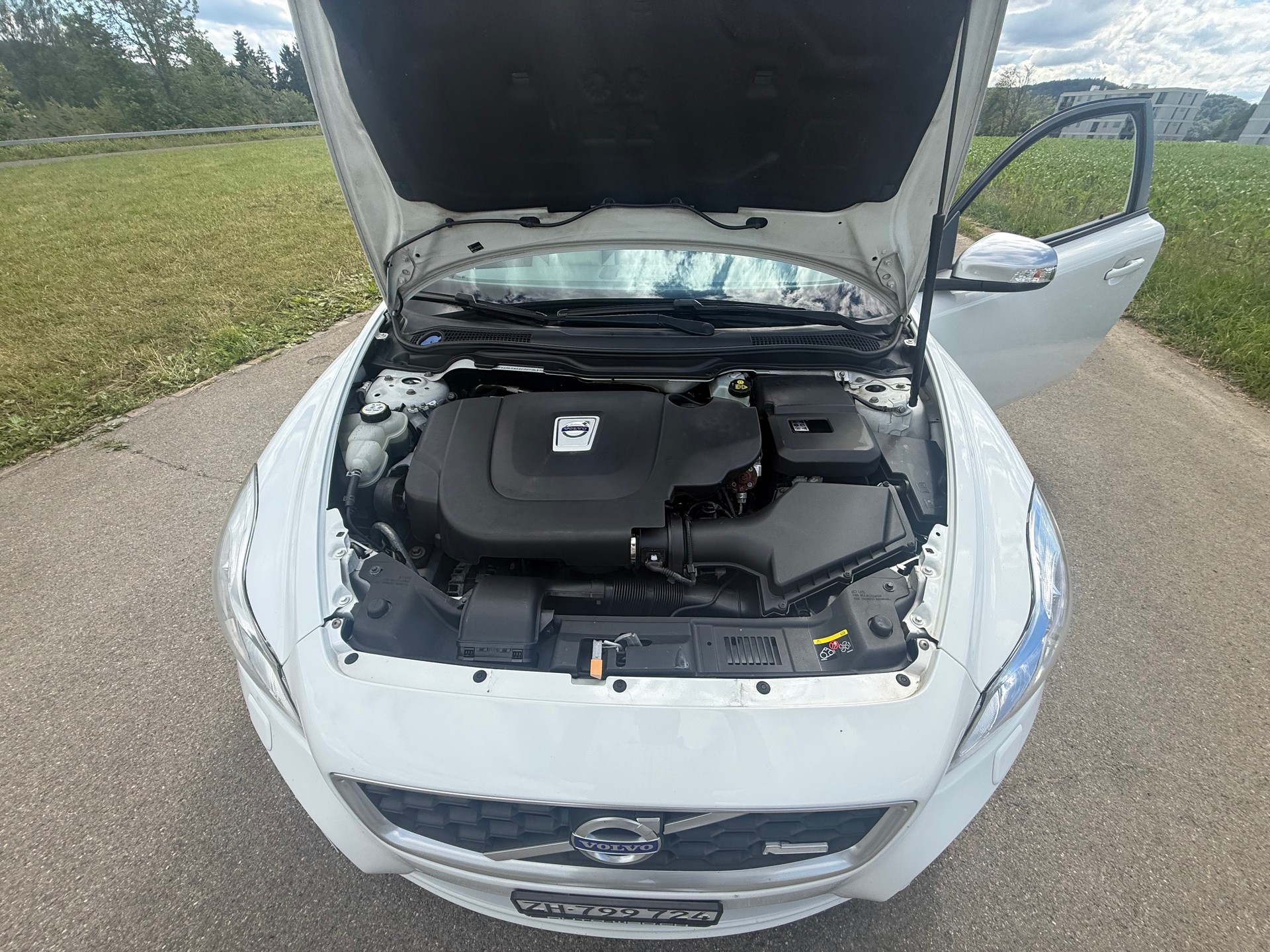 VOLVO C30 D3 R-Design-image-15
