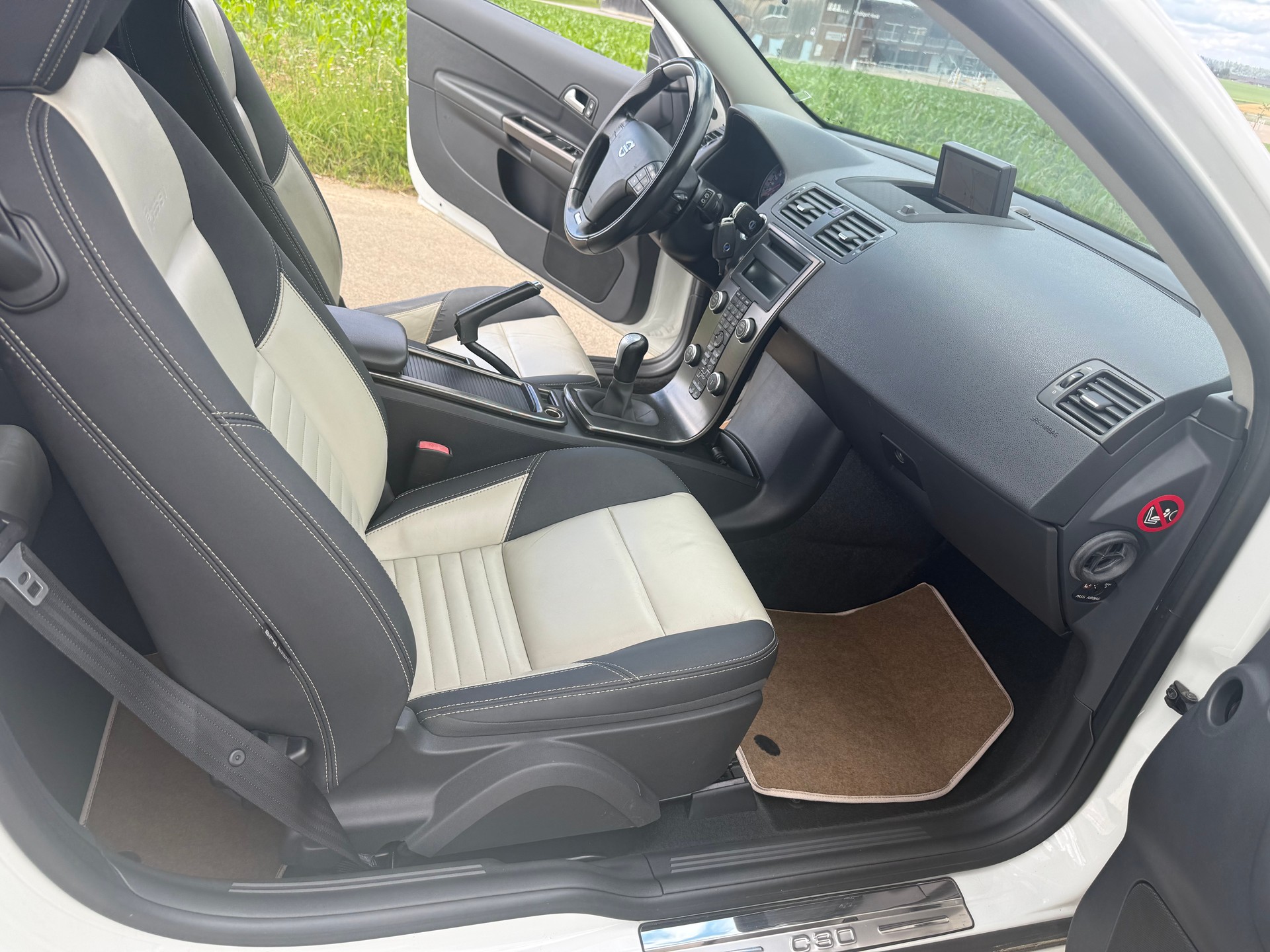 VOLVO C30 D3 R-Design-image-7