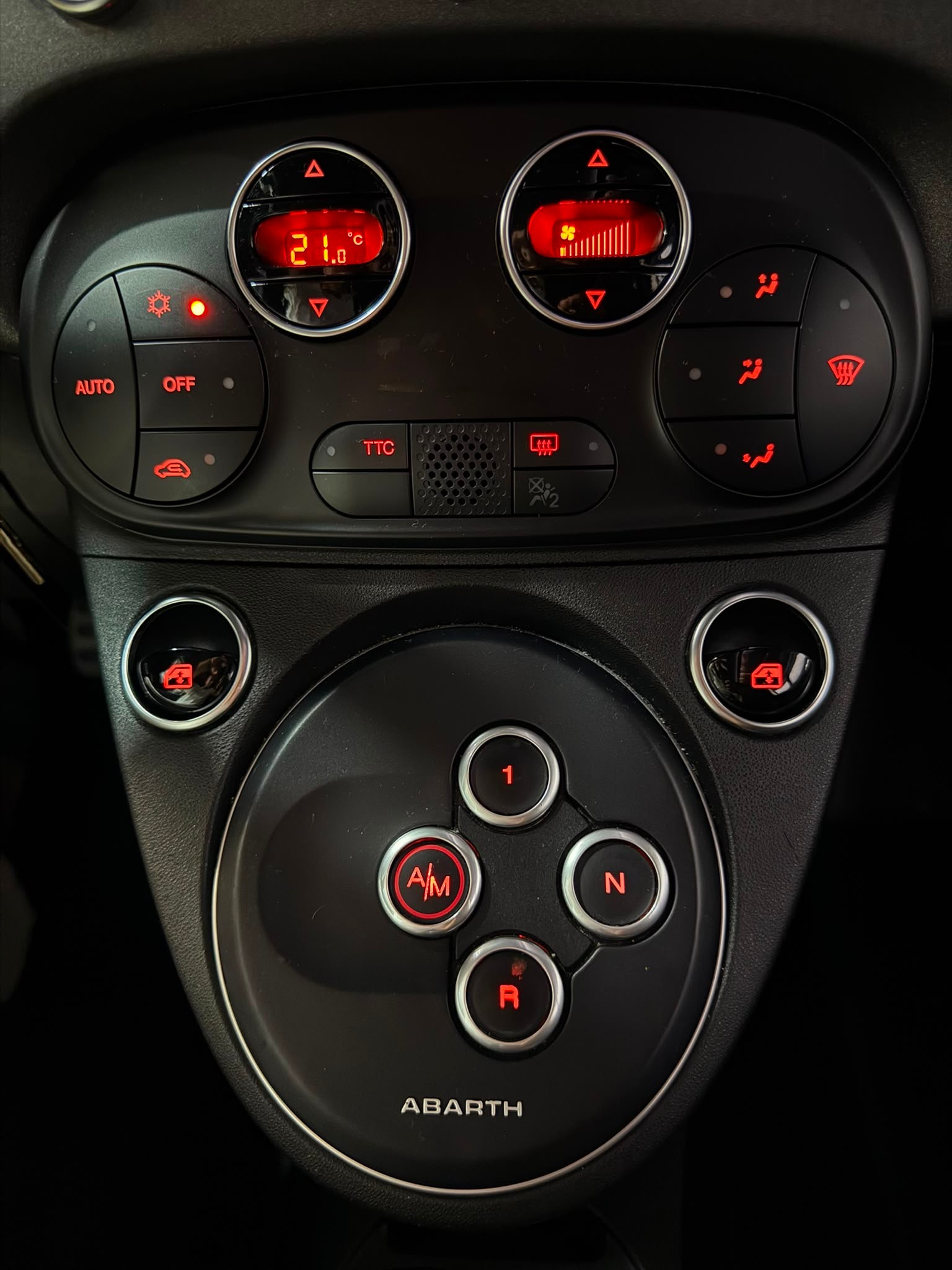 FIAT 595 1.4 16V Turbo Abarth Comp 70° Anniv. Duologic / Akrapovic / Carbon ..-image-17