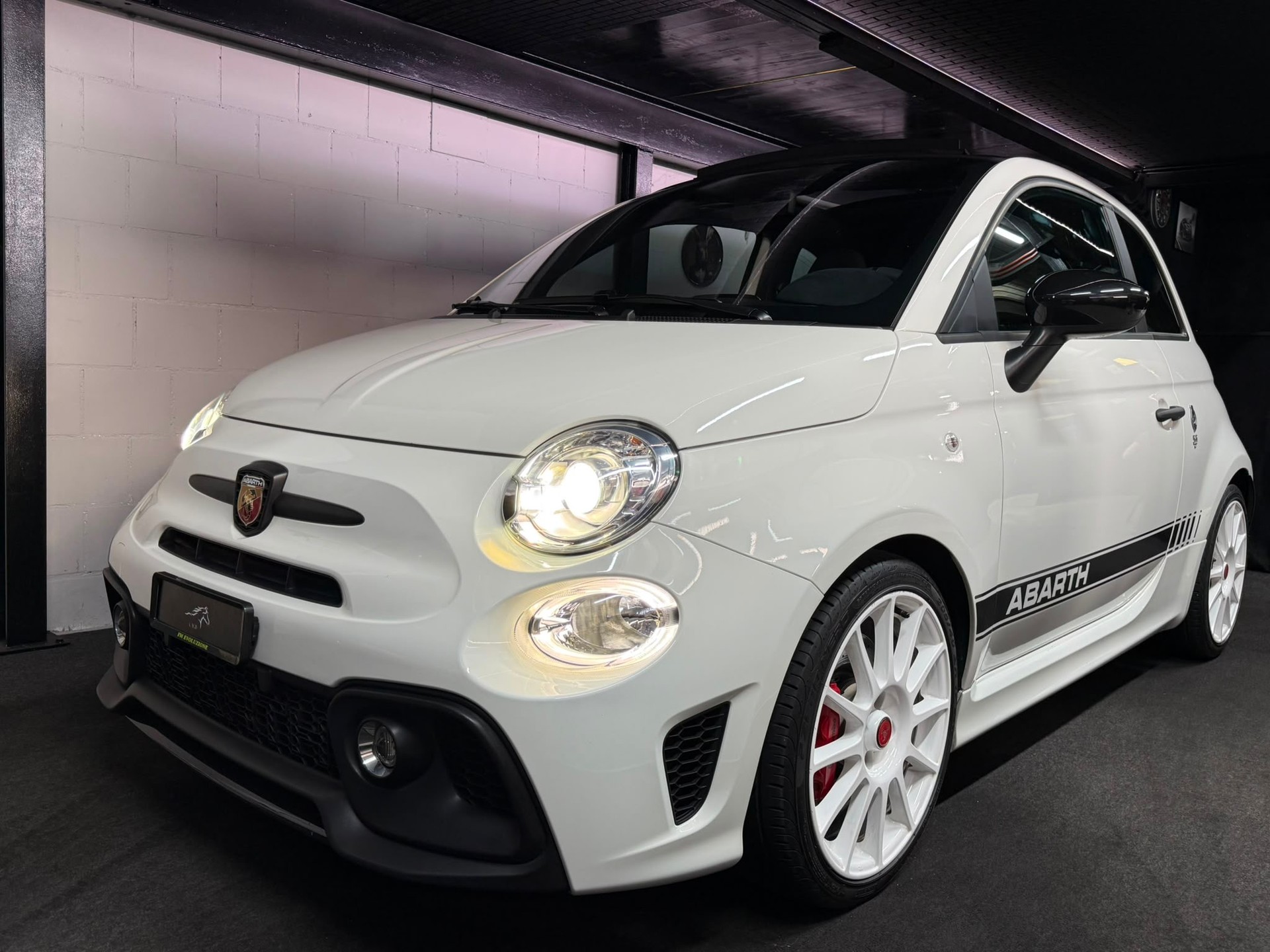 FIAT 595 1.4 16V Turbo Abarth Comp 70° Anniv. Duologic / Akrapovic / Carbon ..-showroom-element-1