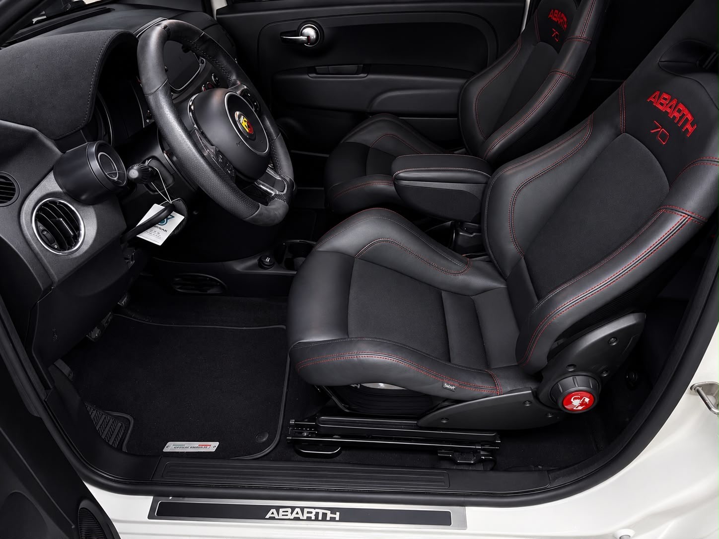 FIAT 595 1.4 16V Turbo Abarth Comp 70° Anniv. Duologic / Akrapovic / Carbon ..-image-11