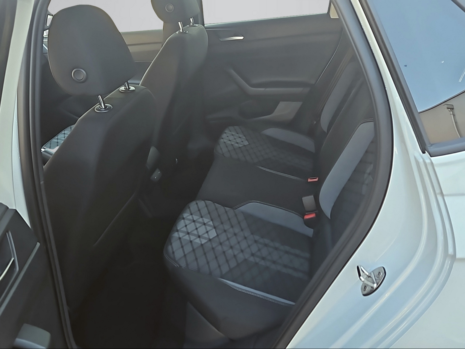 VW Polo 1.0 TSI R-Line DSG-image-11