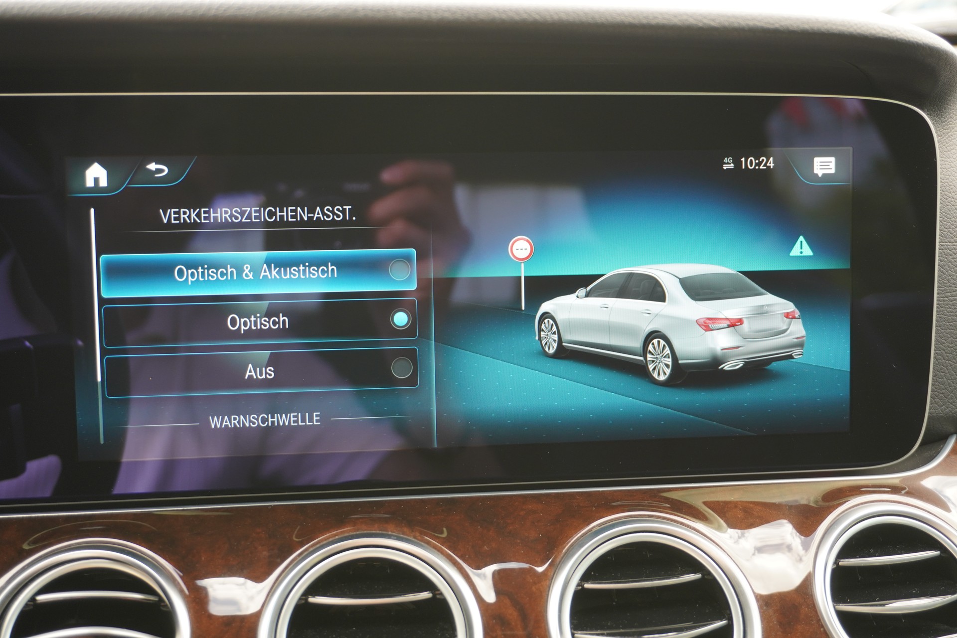 MERCEDES-BENZ E 300 Avantgarde 9G-Tronic-image-28