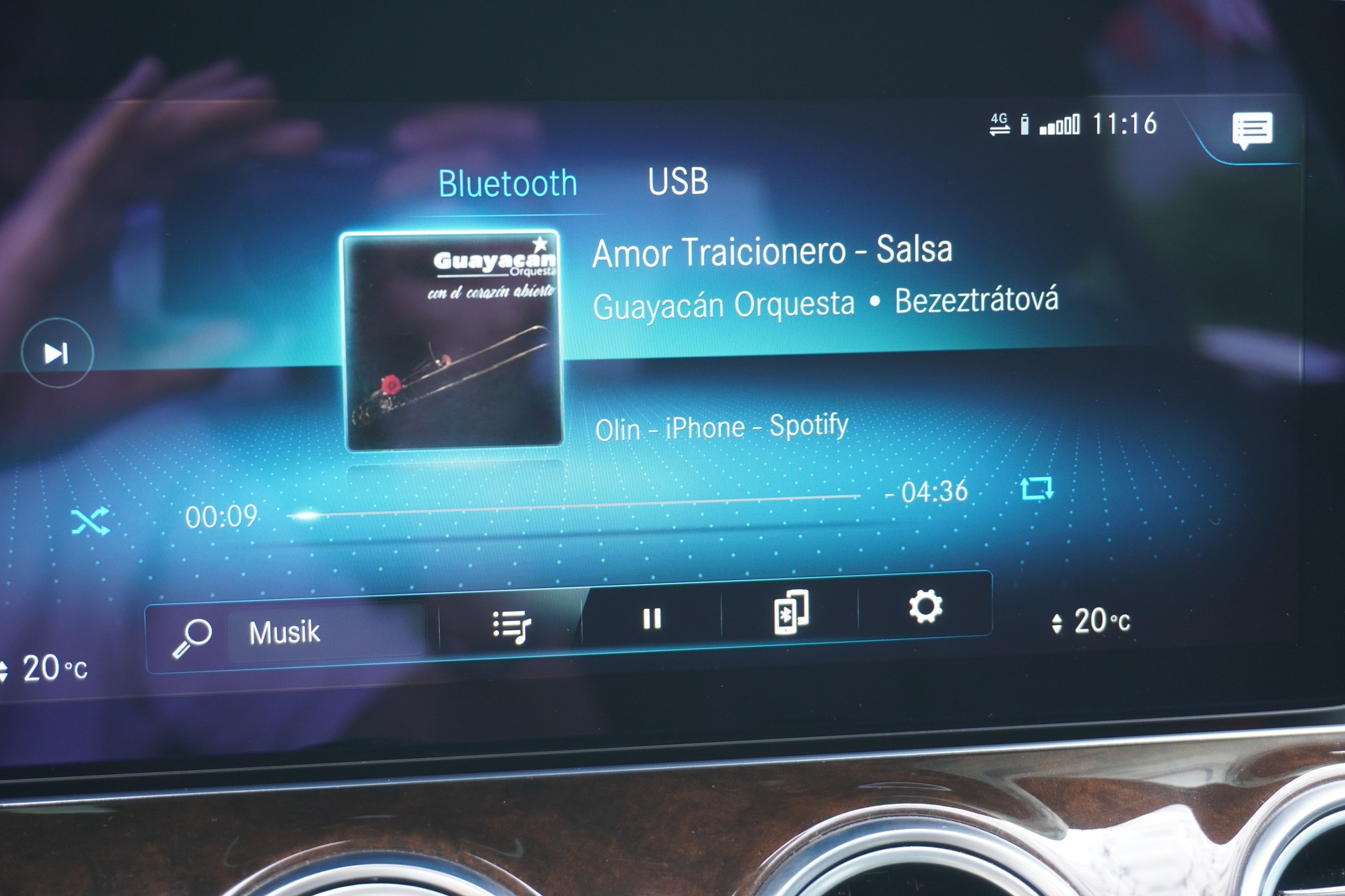 MERCEDES-BENZ E 300 Avantgarde 9G-Tronic-image-33