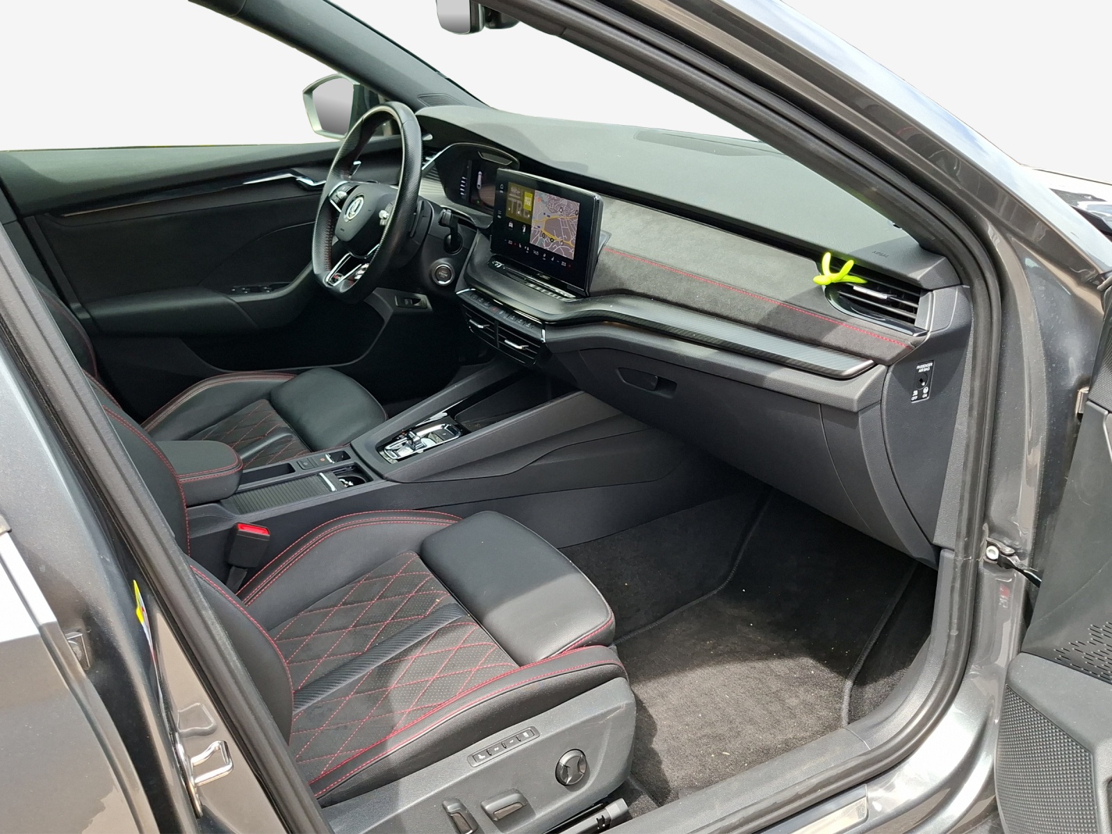 SKODA Octavia Combi 2.0 TSI DSG RS-image-14
