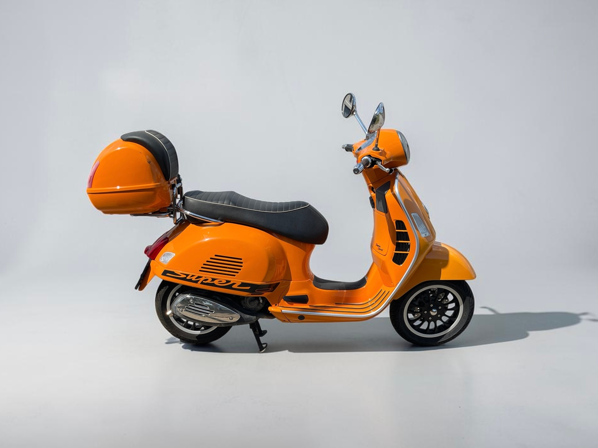 PIAGGIO Vespa GTS Super 300 i.e-image-1