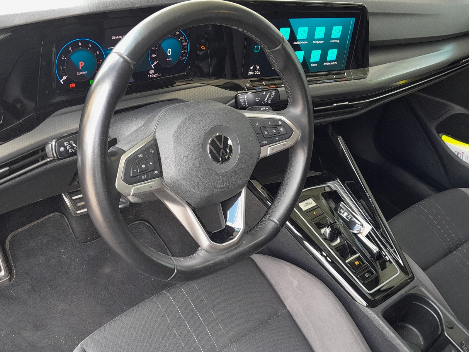 VW Golf Variant 2.0 TSI R-Line DSG 4Motion-image-7