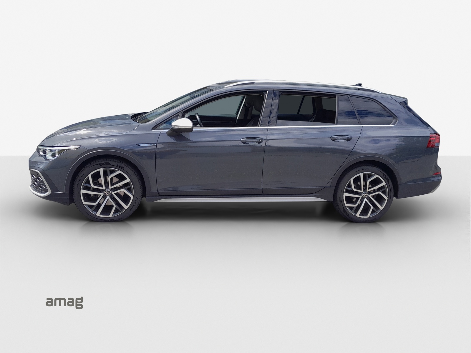 VW Golf Variant 2.0 TSI R-Line DSG 4Motion-image-1