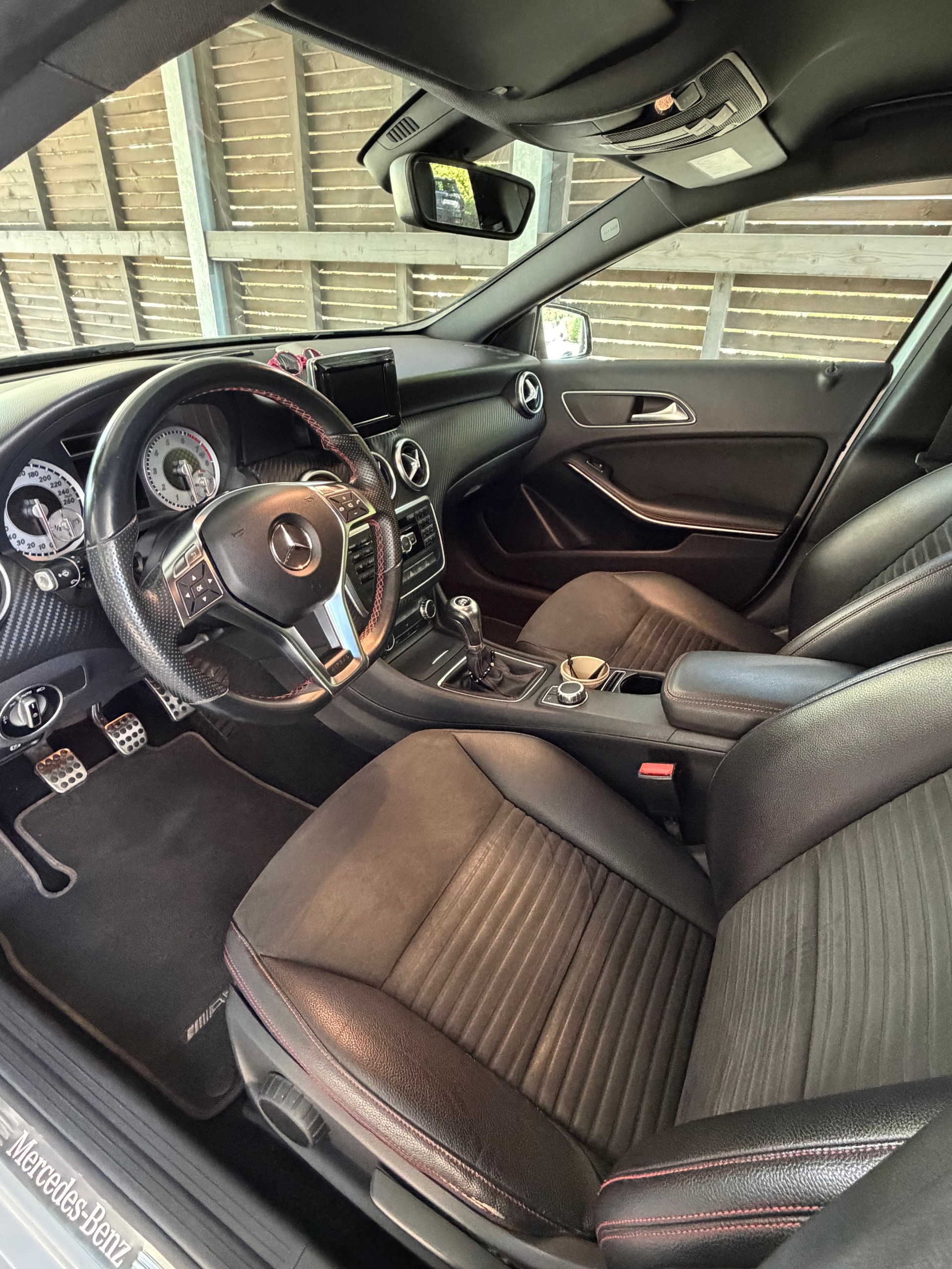 MERCEDES-BENZ A 200 AMG Line-image-4