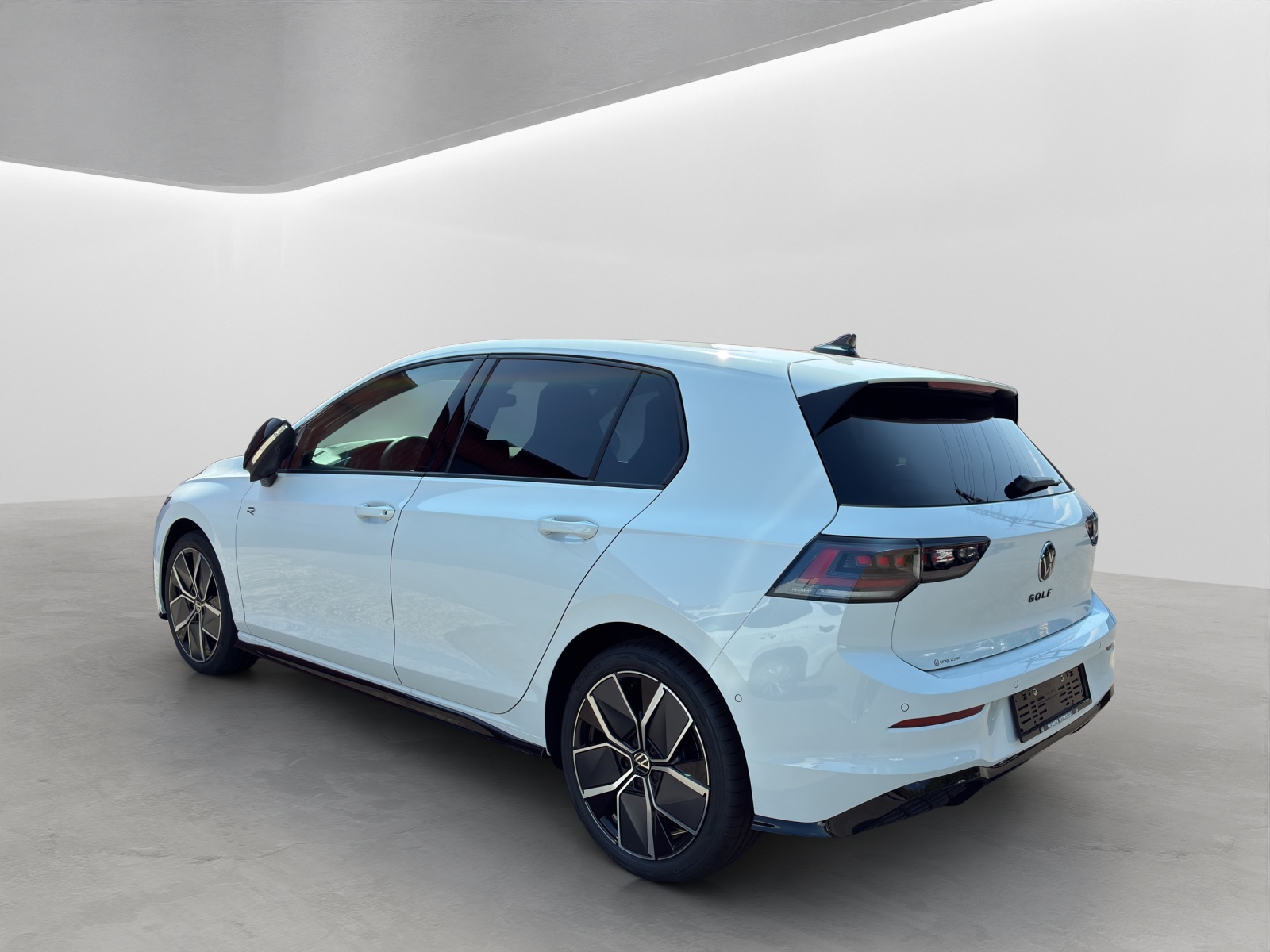 VW Golf 1.5 e TSI mHEV R-Line DSG-image-2